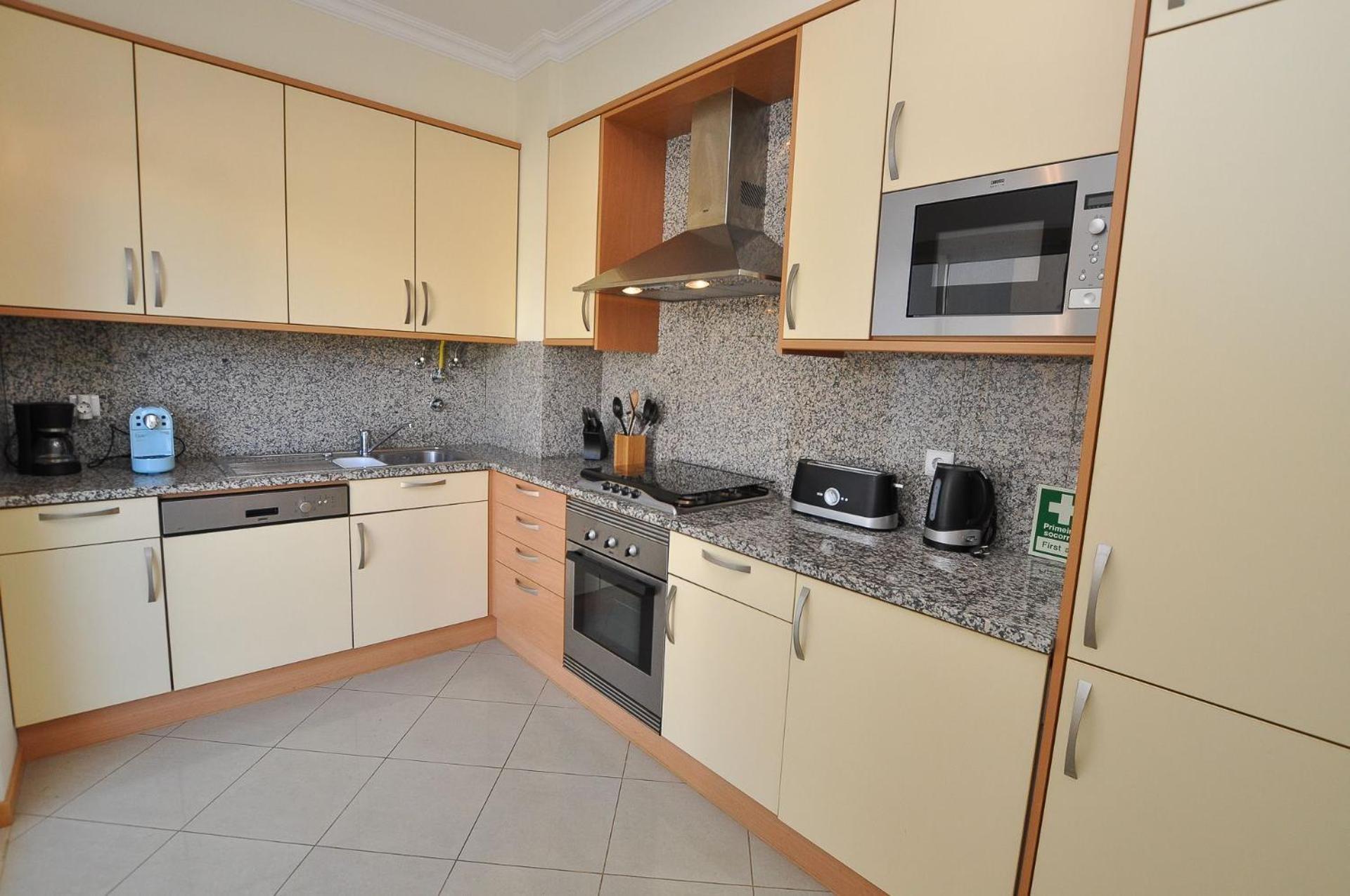 Apartment with Sea View - Photo 10