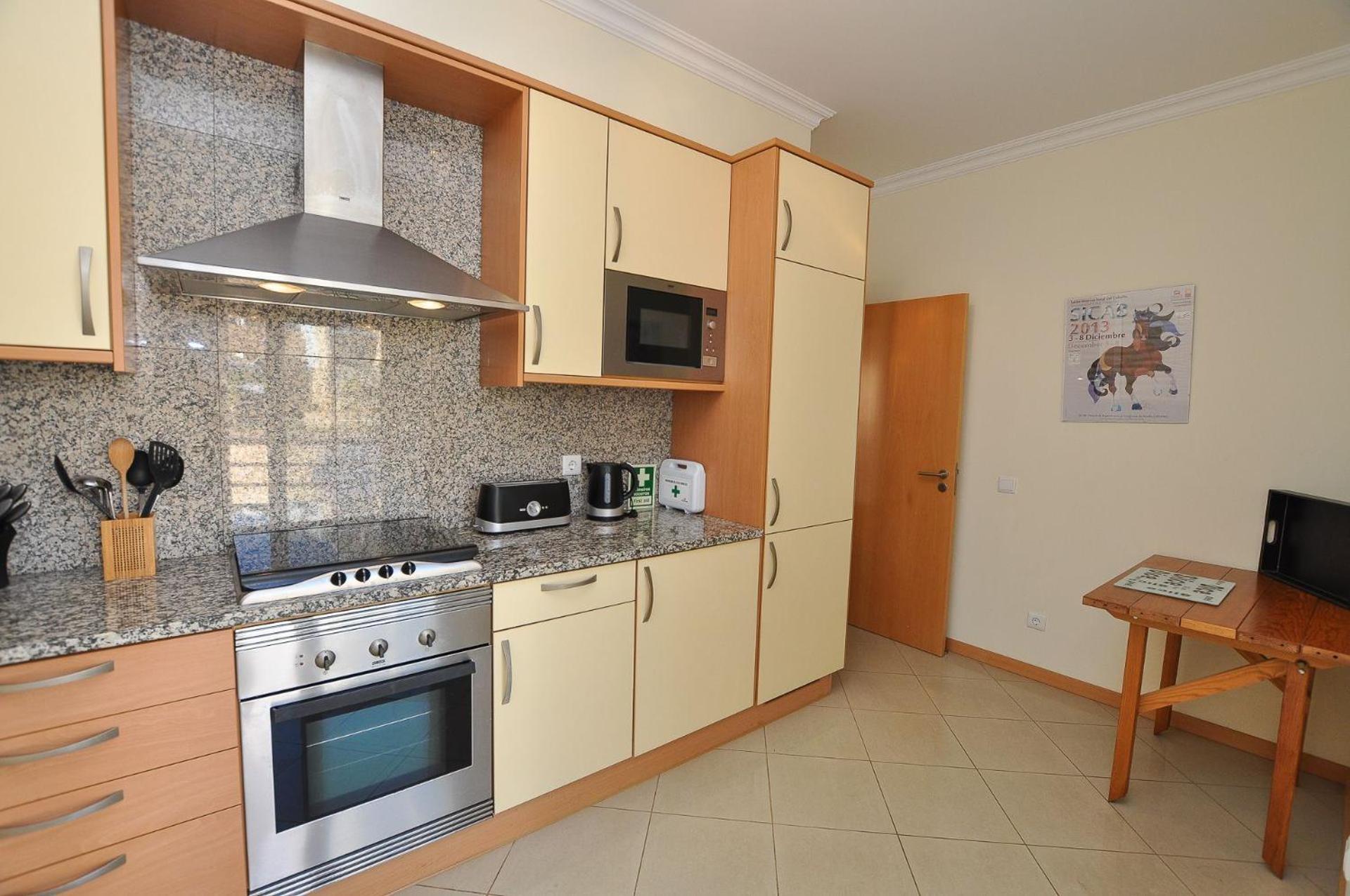 Apartment with Sea View - Photo 9