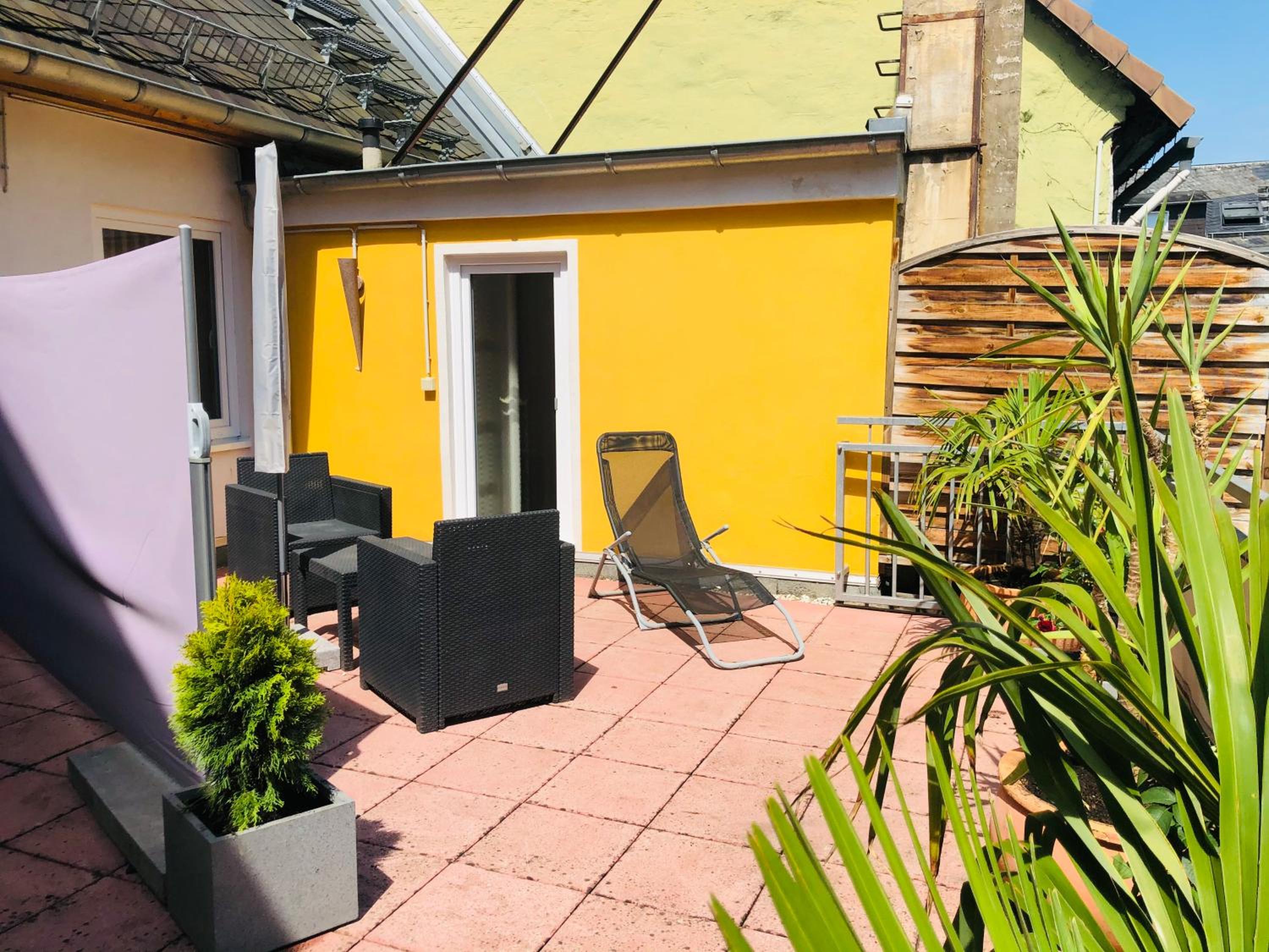Double Room with Balcony - Photo 10