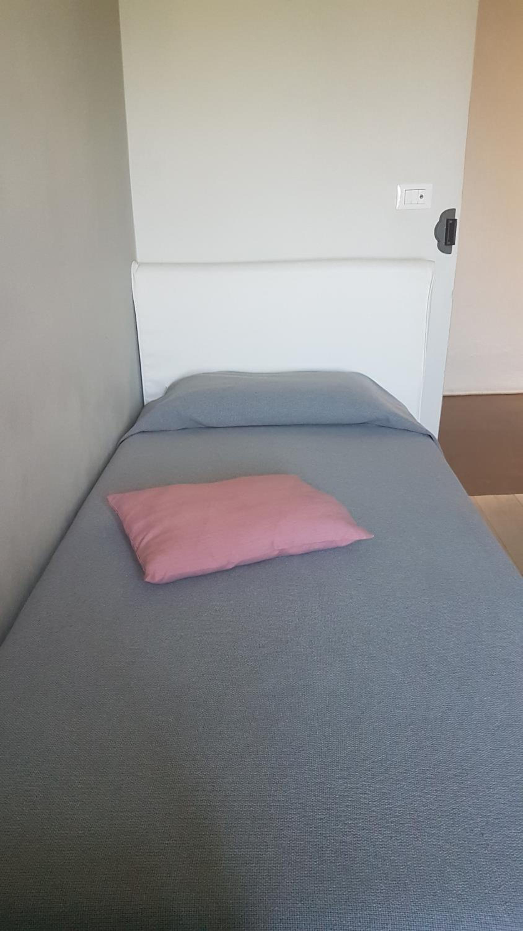 Single Room With Private Bathroom photo 1