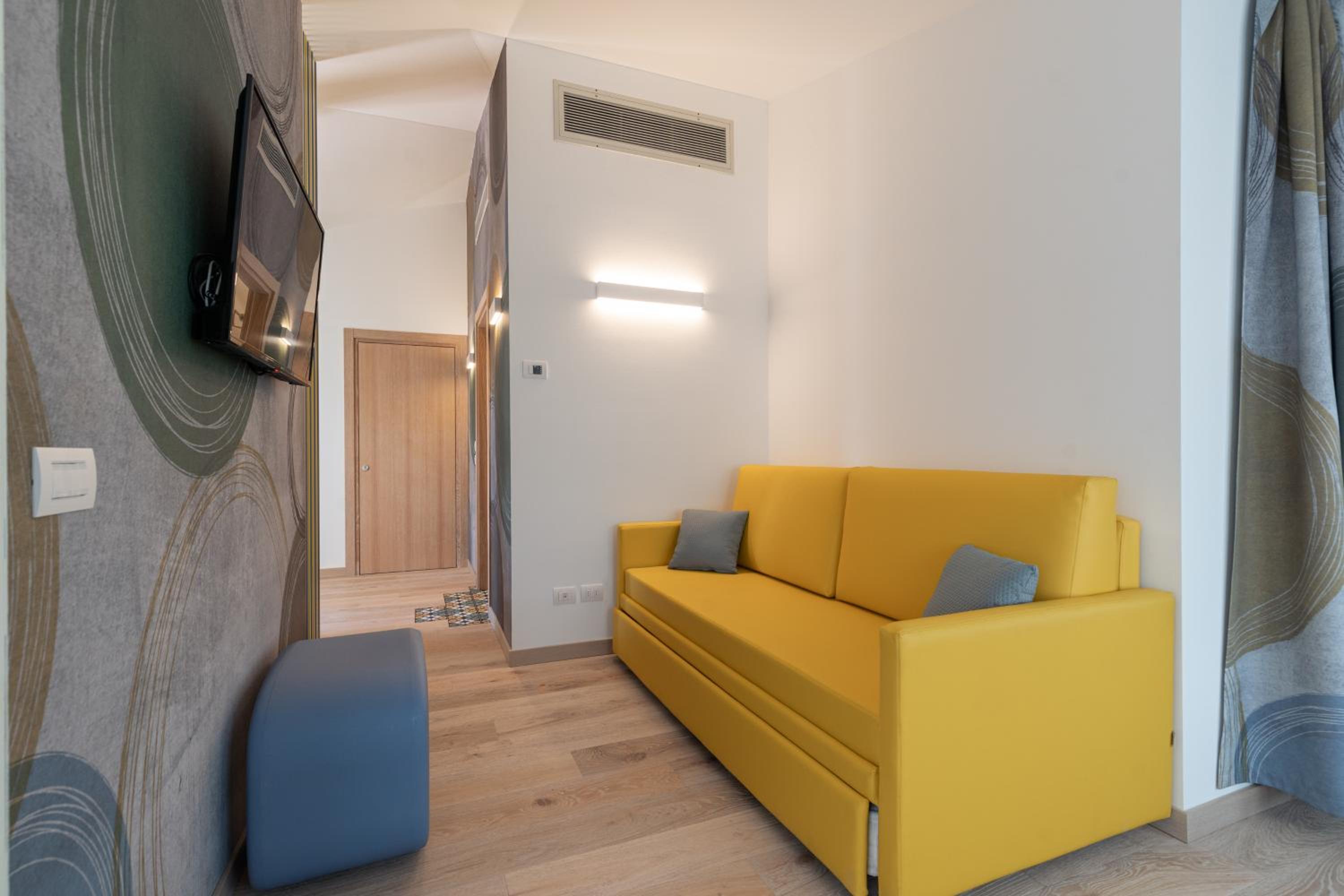 Penthouse Apartment - Photo 2