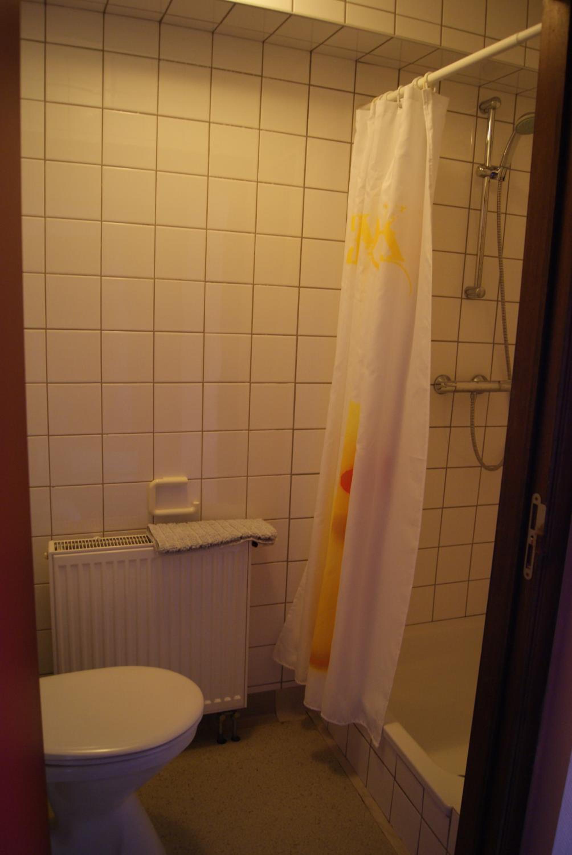 Standard Single Room with Shower photo 3