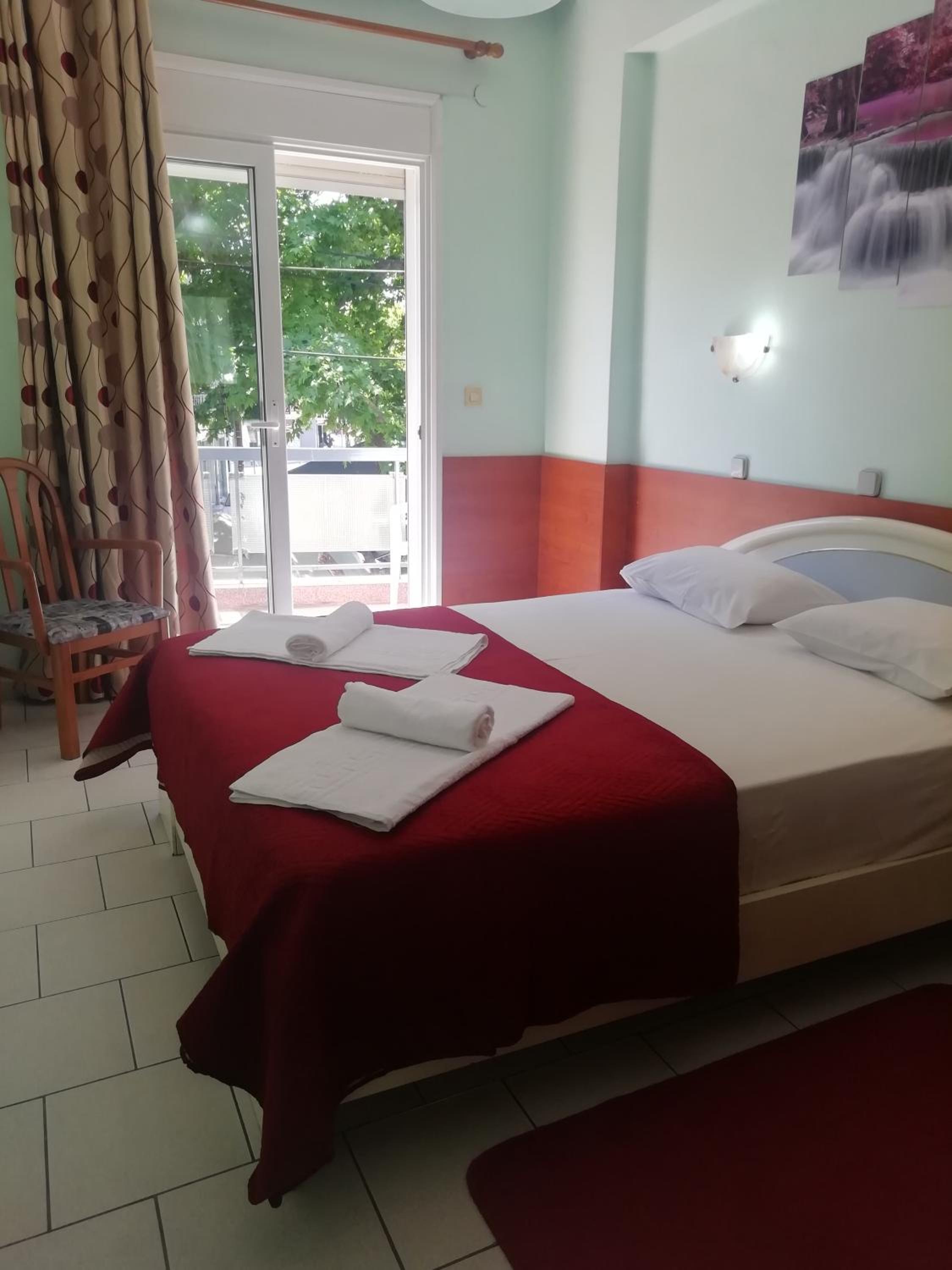 Double or Twin Room - Photo 10