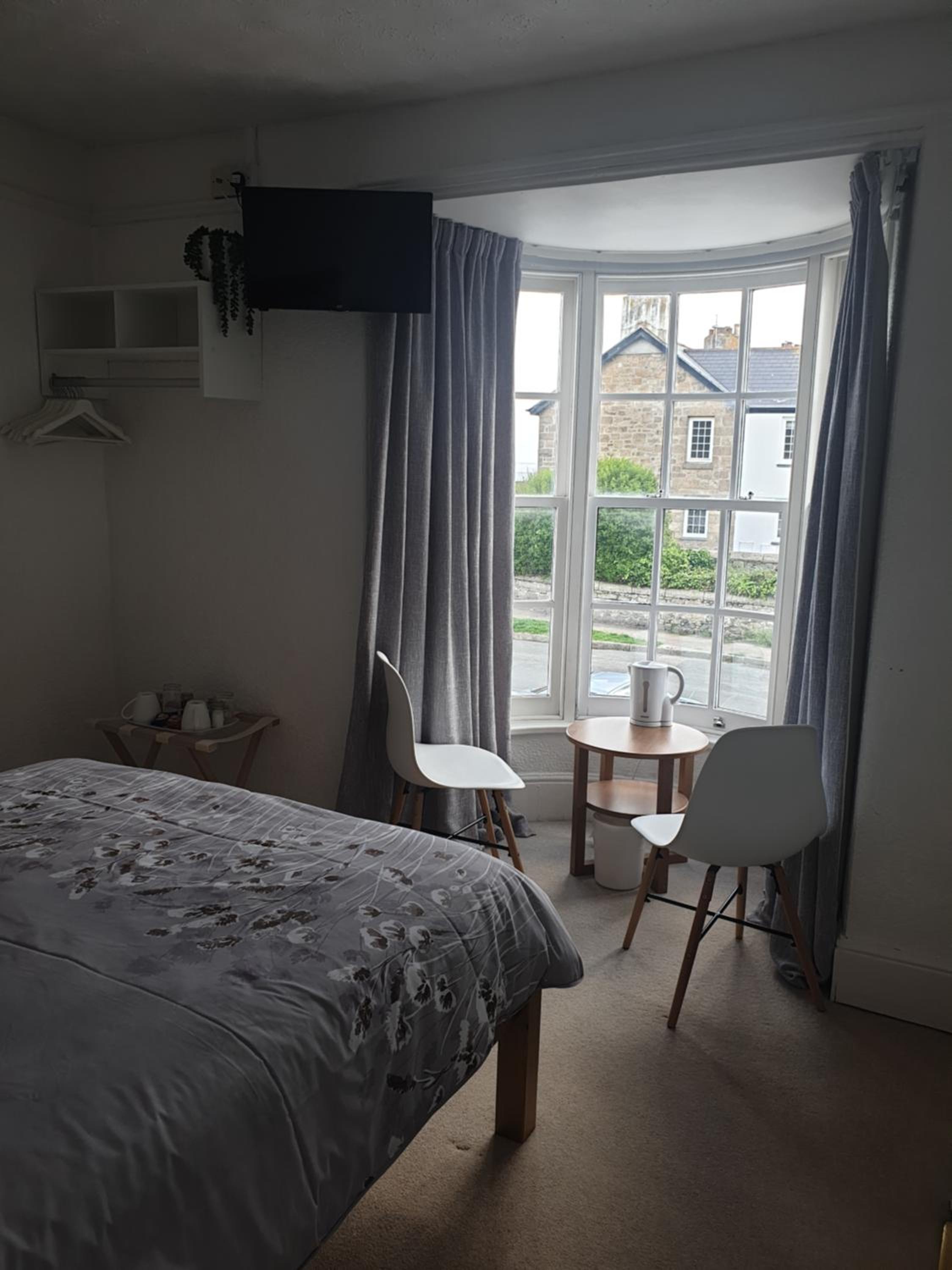 Double Room with Side Sea View En Suite photo 1