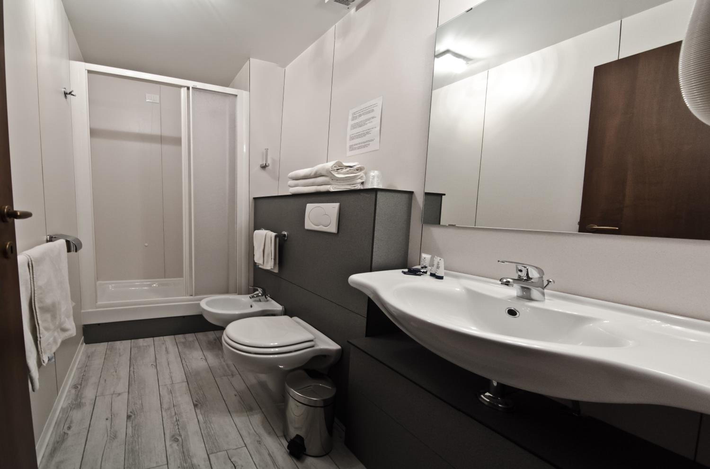 Budget Double or Twin Room - Photo 4