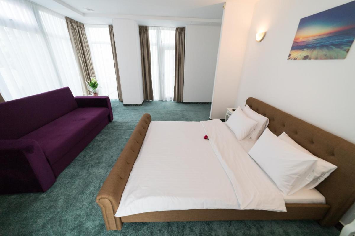 Queen Suite with Sea View photo 1