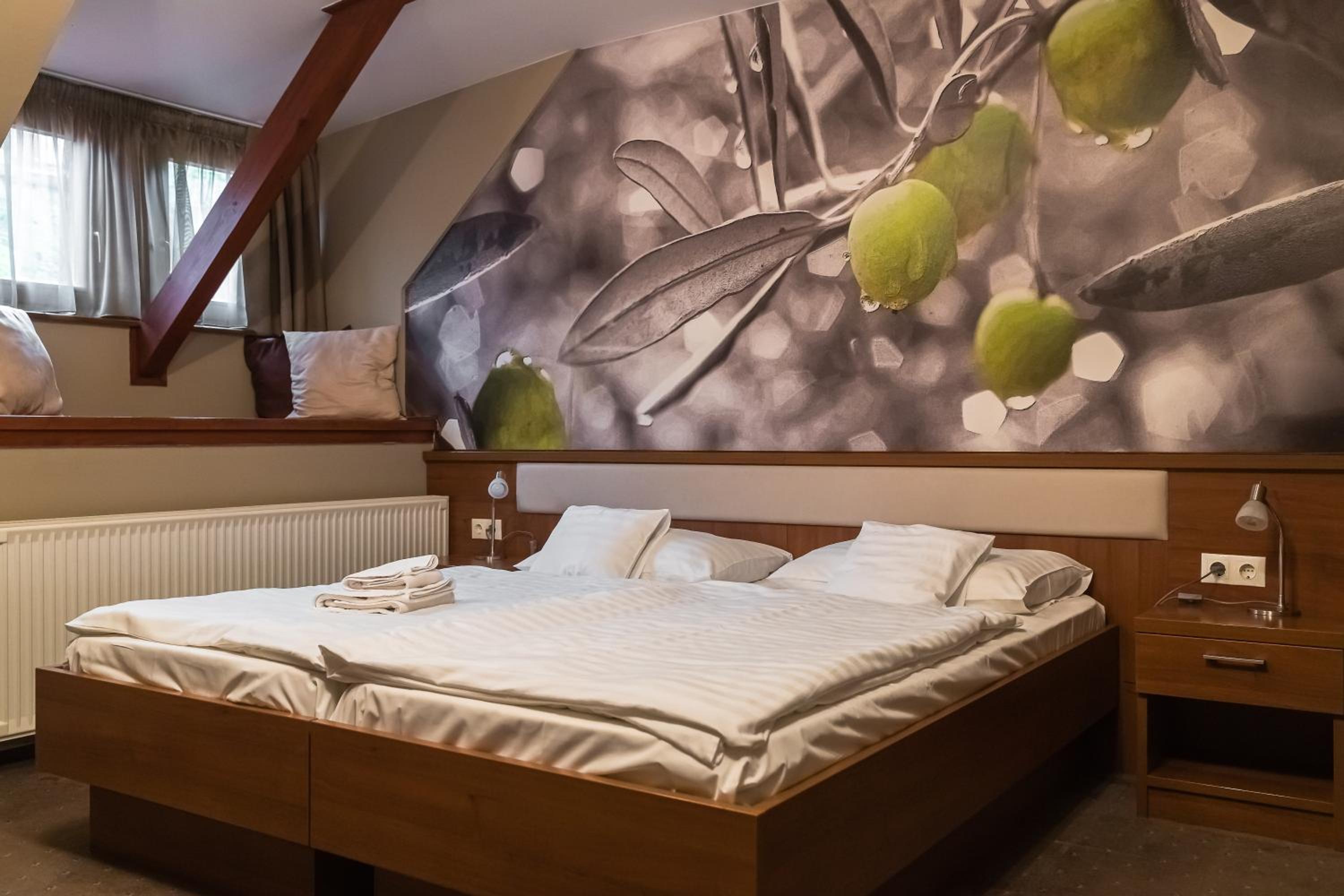 Double Room with Extra Bed photo 1