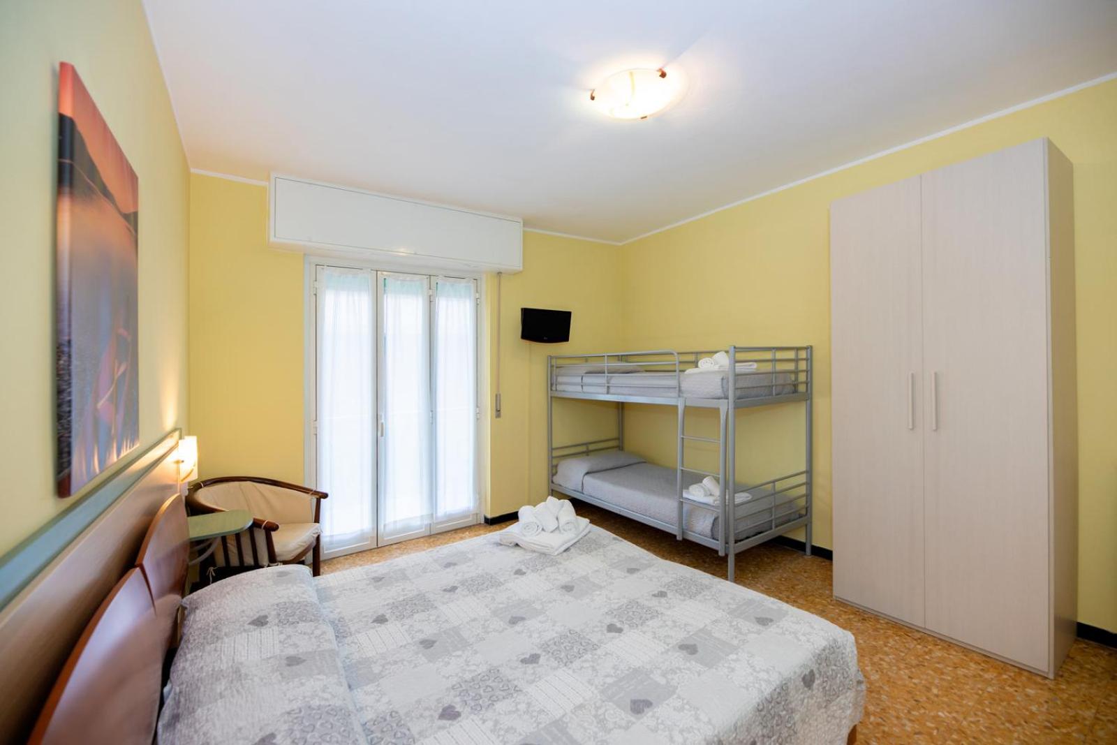 Quadruple Room - Photo 4