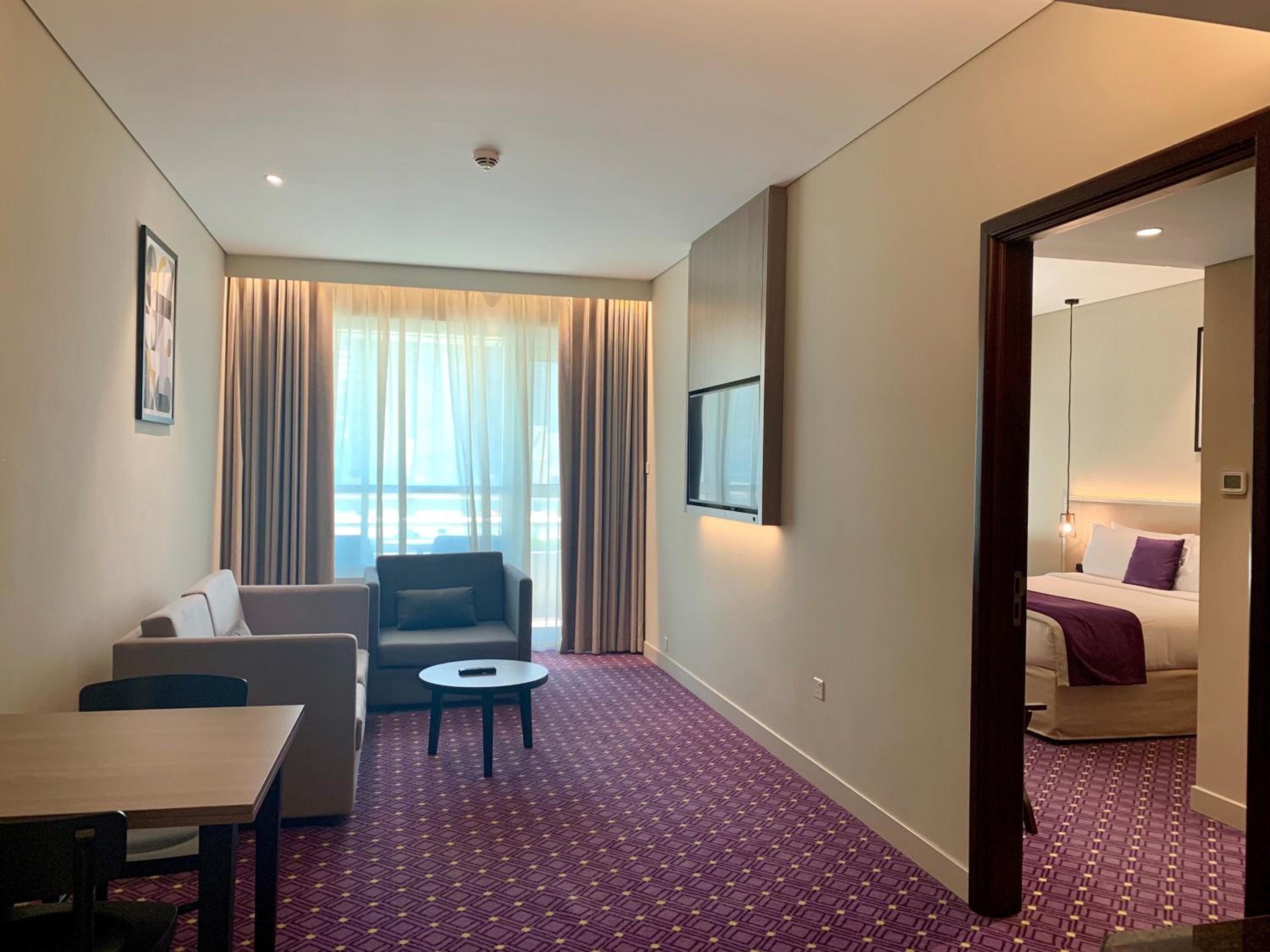 Executive Suite - Photo 4