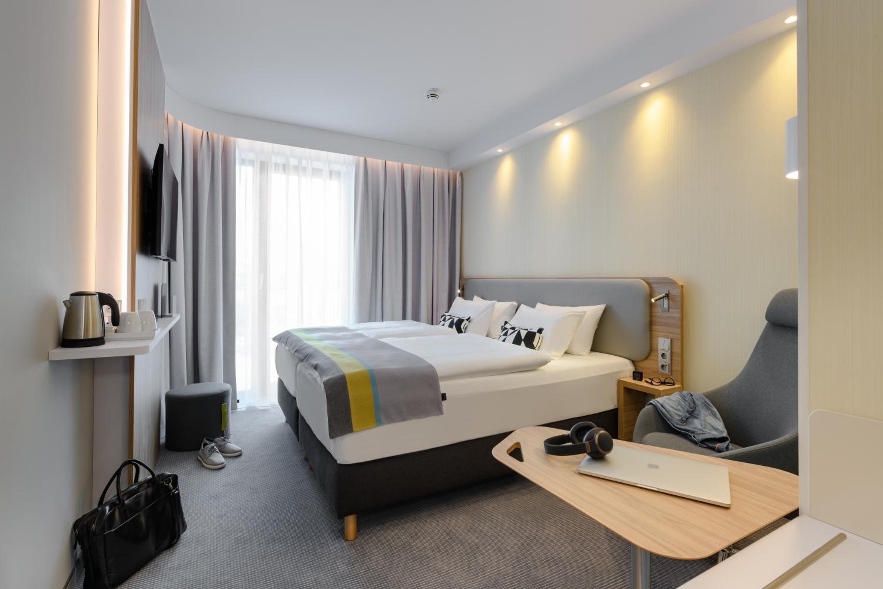 Standard Twin Room - Photo 1