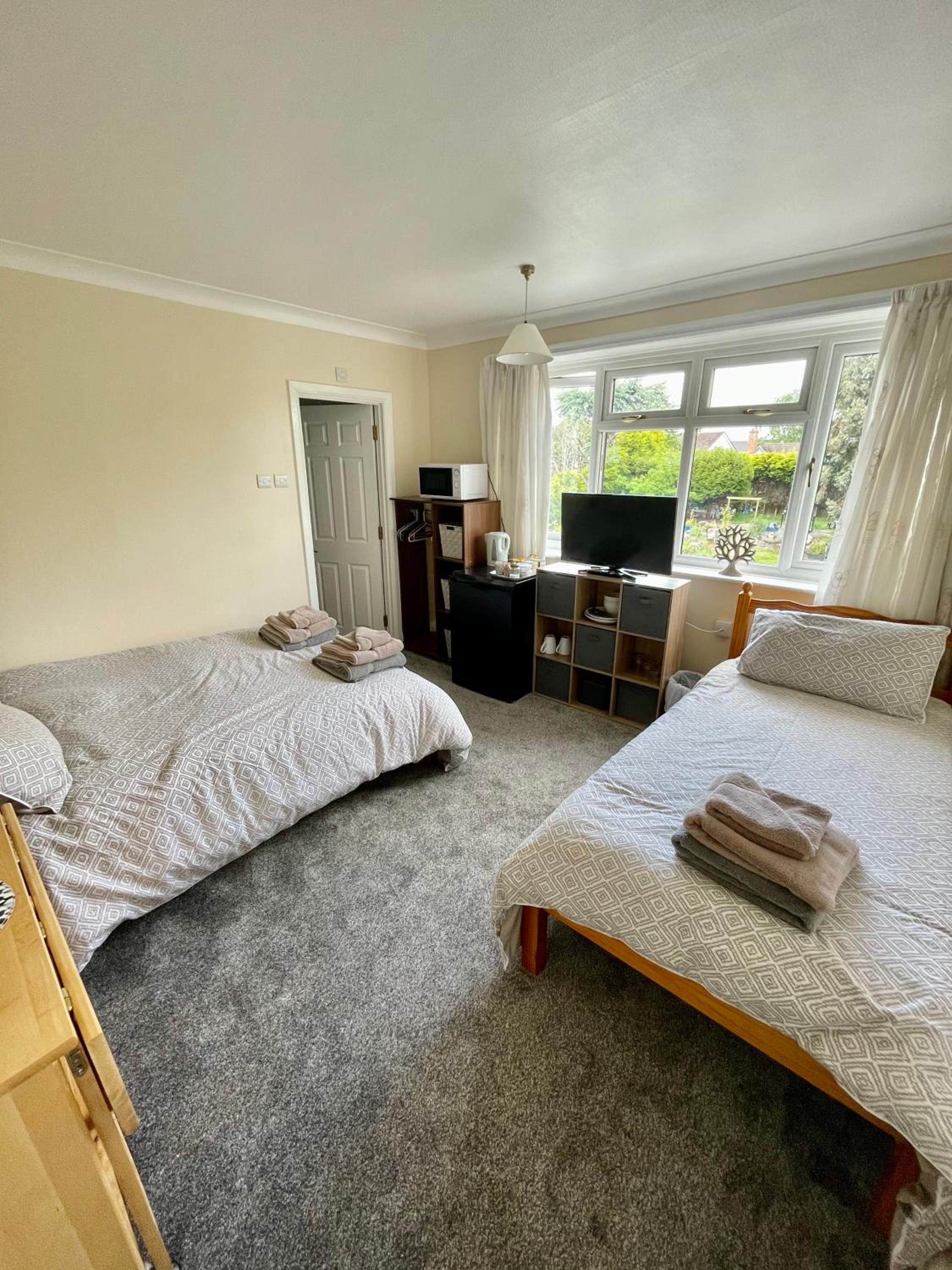 Standard Twin Room - Photo 1
