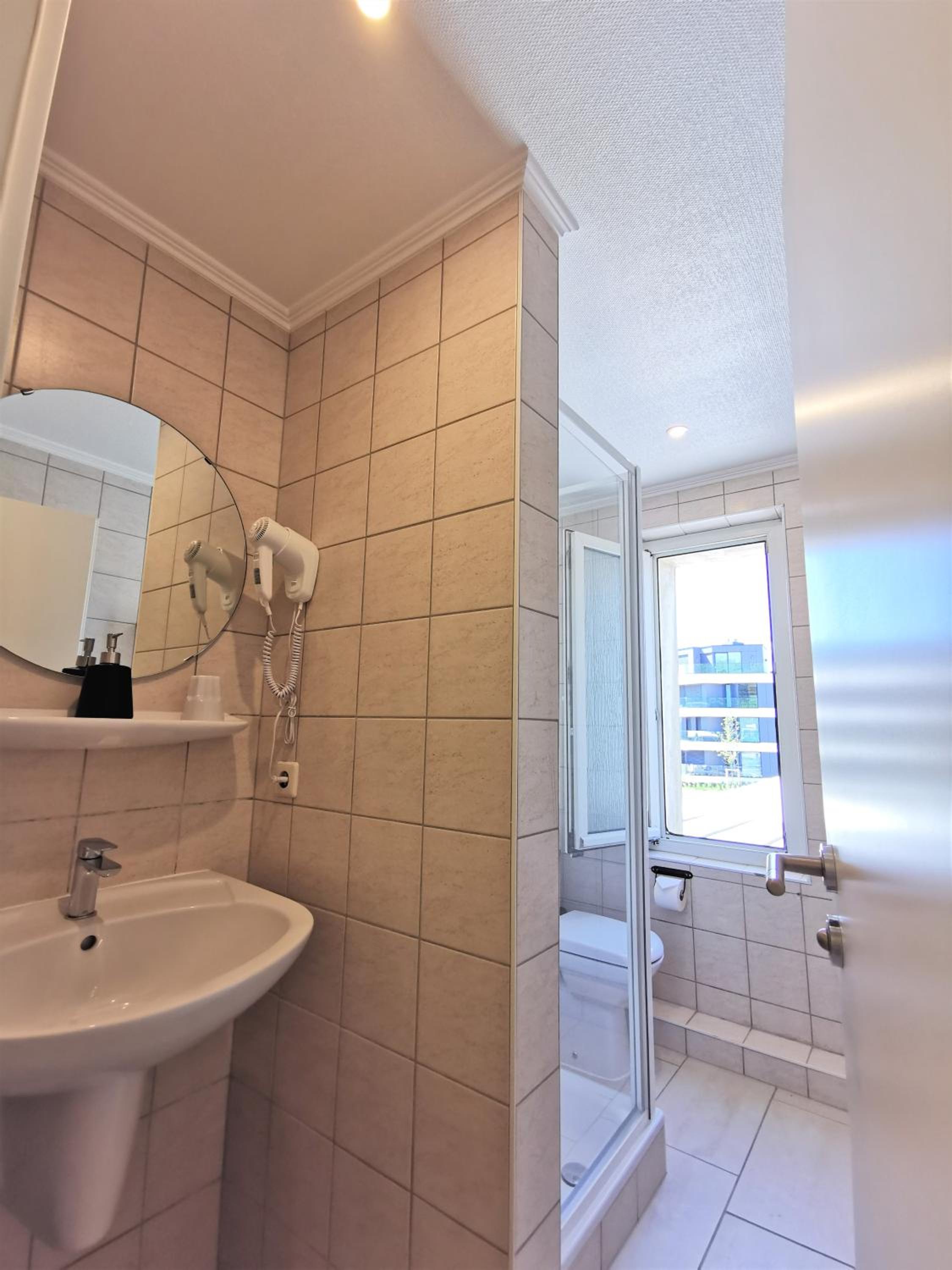 Single Room photo 3