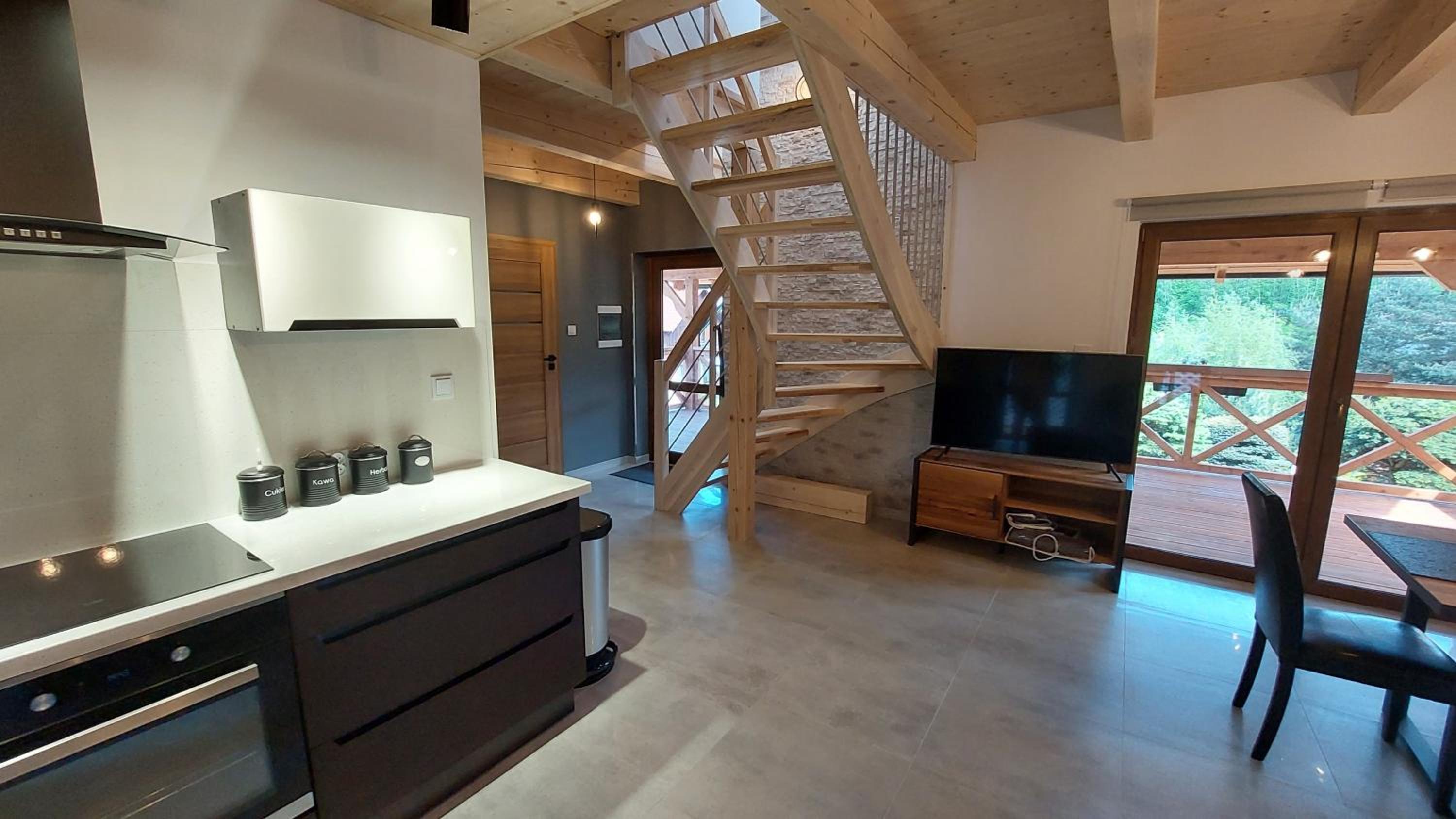 Three-Bedroom House photo 2