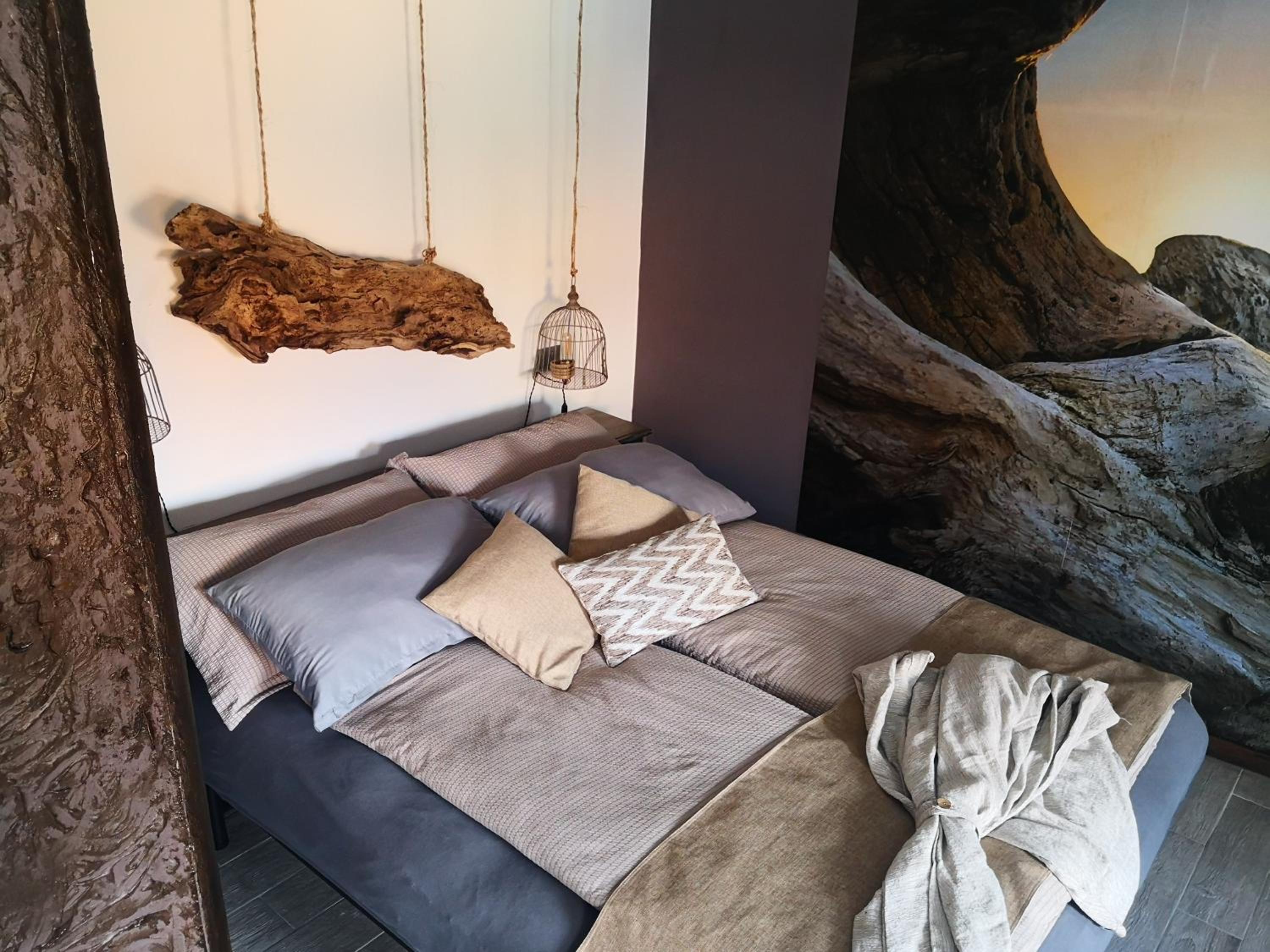 Double or Twin Room with Private Bathroom photo 3