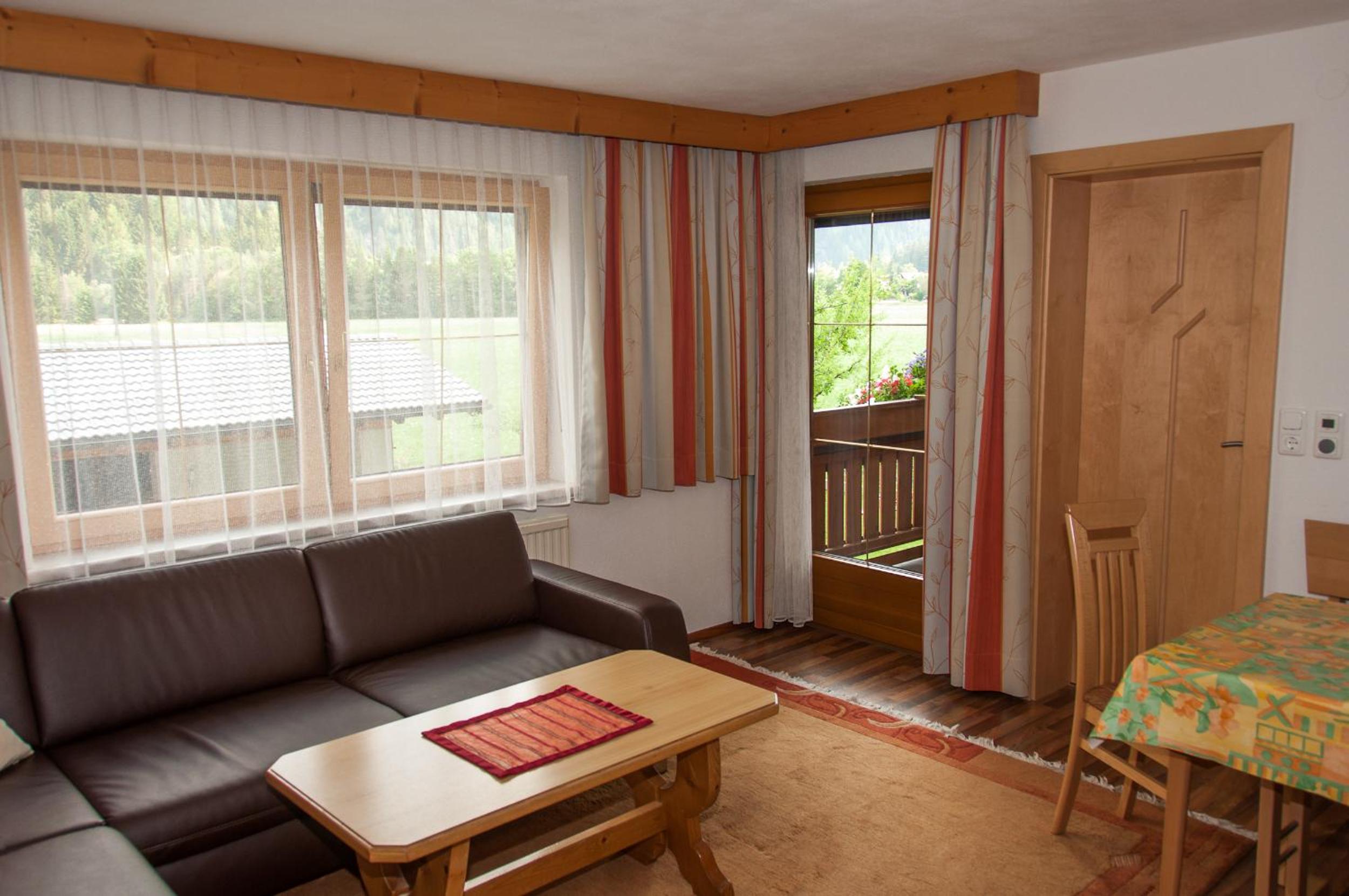 Apartment with Mountain View