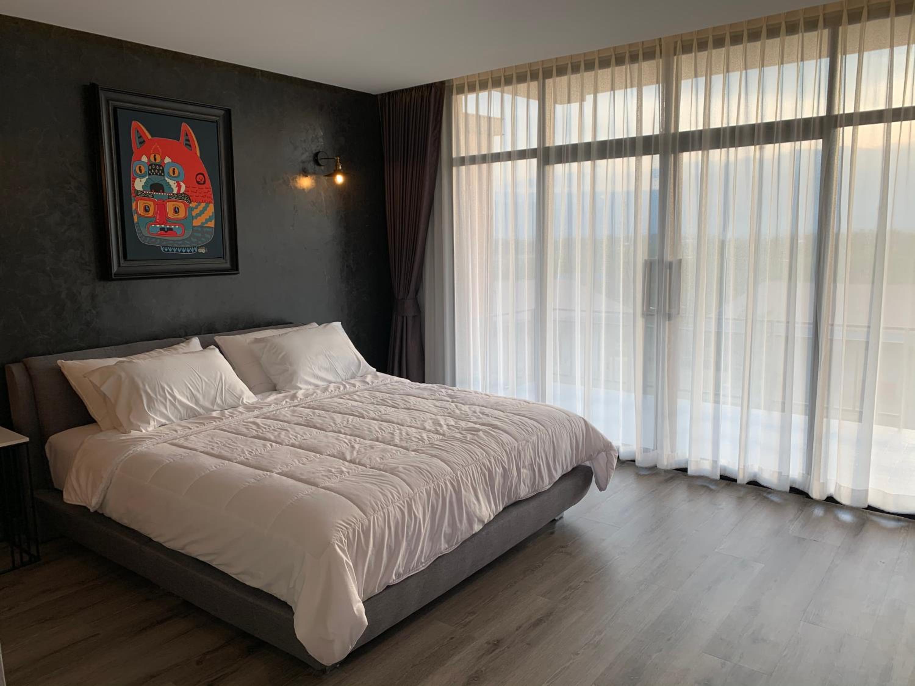 Deluxe King Room - Photo 1