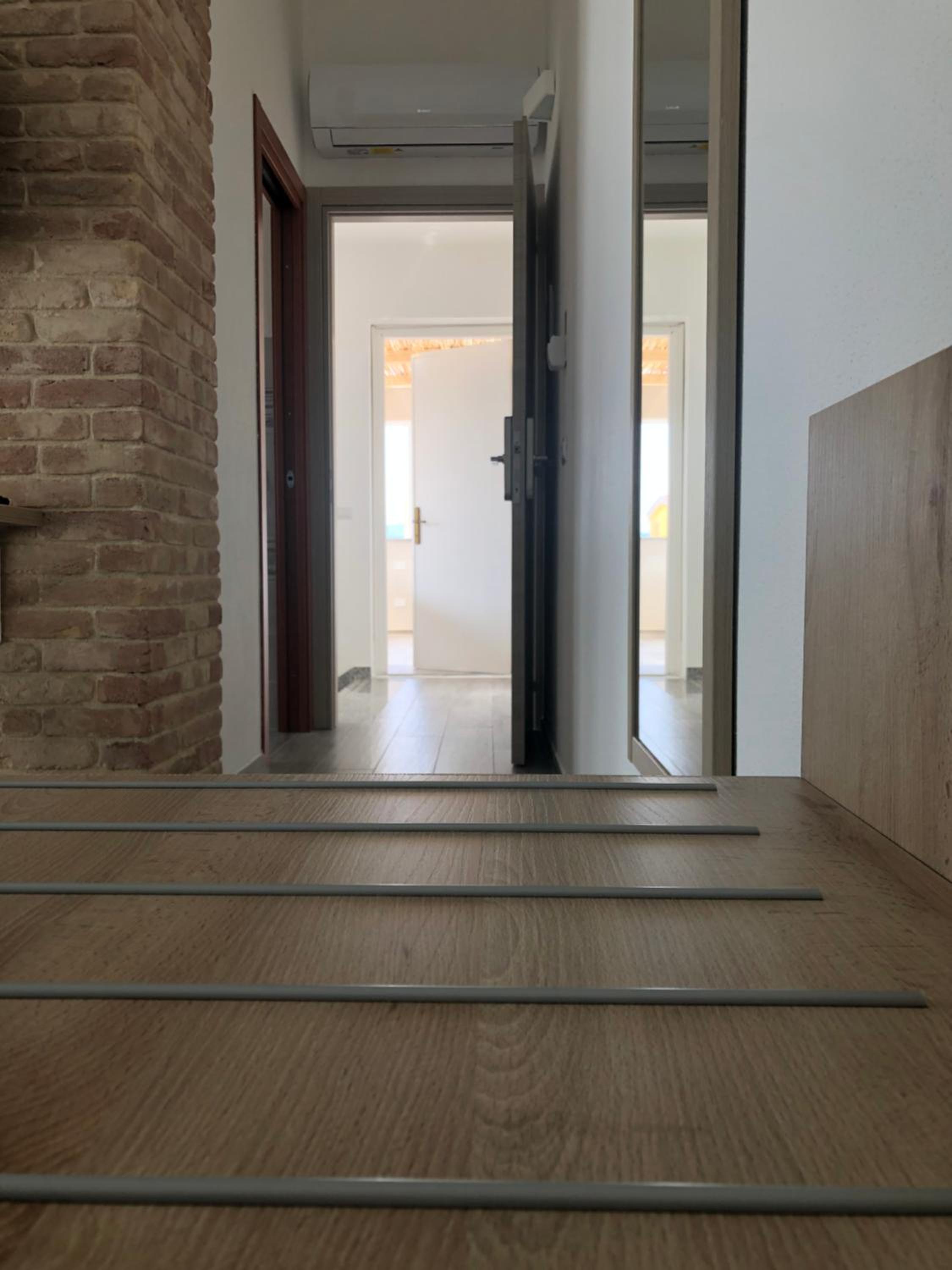 Double Room with Balcony - Photo 11