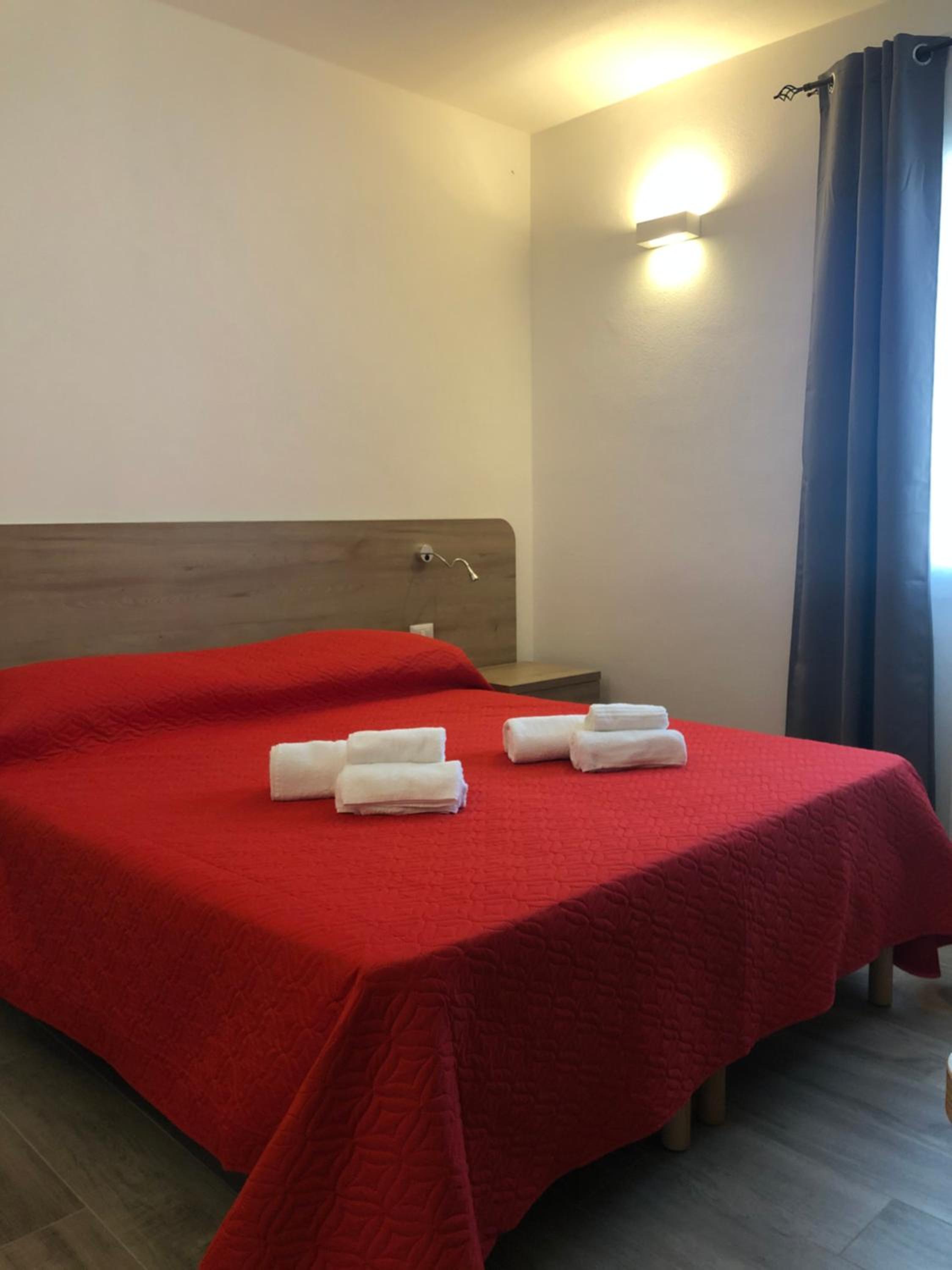 Standard Double Room - Photo 3