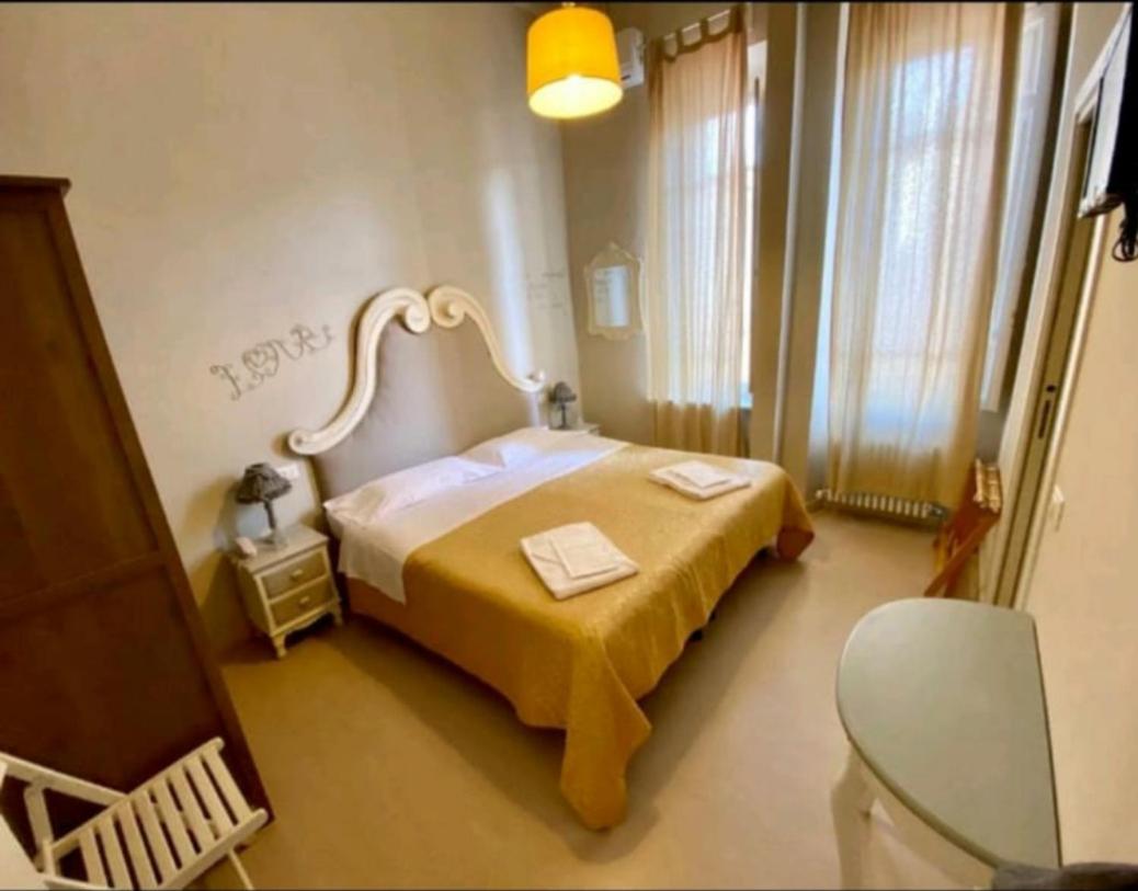 Deluxe Queen Room - Photo 2