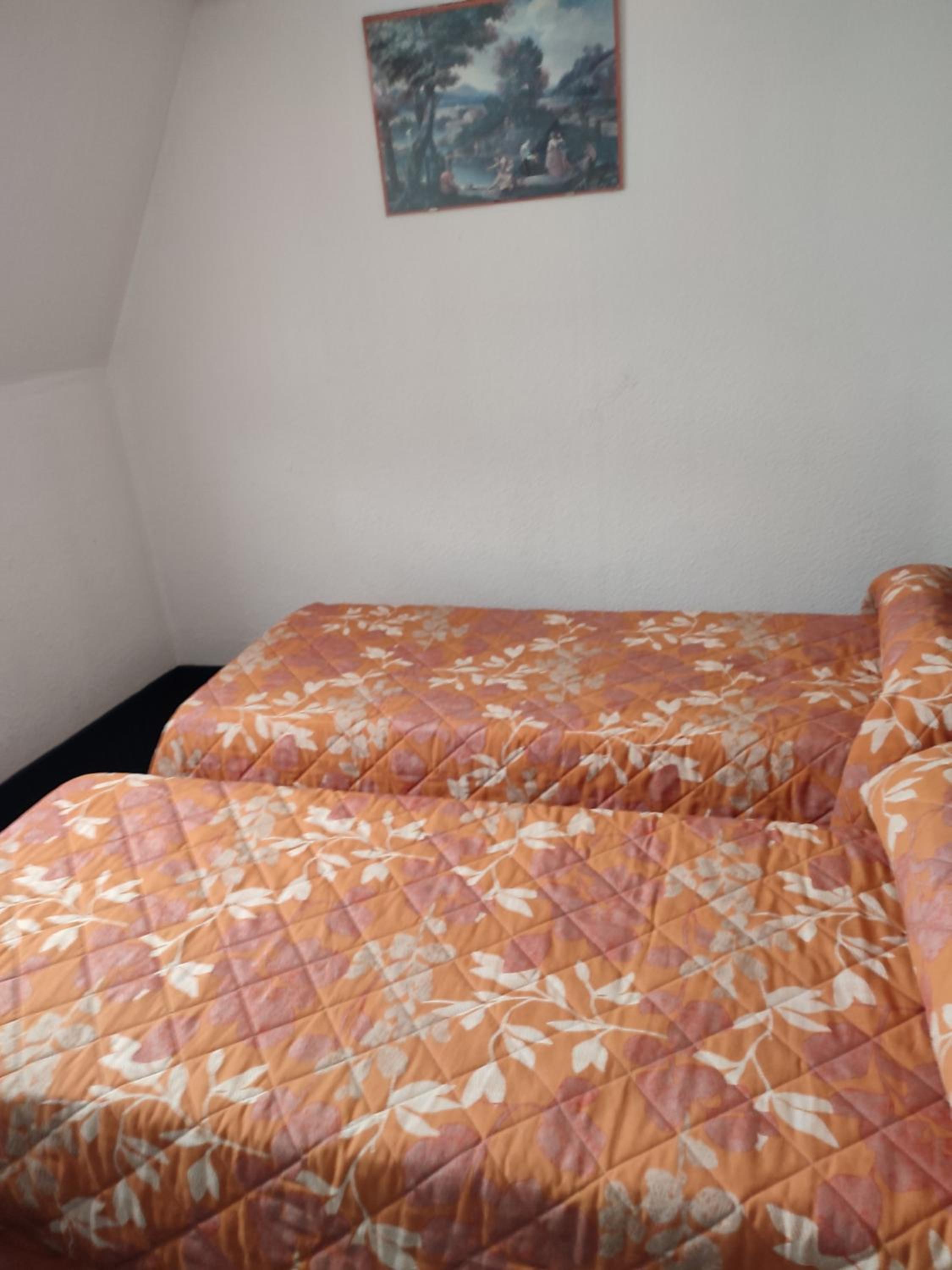 Twin Room - Photo 1