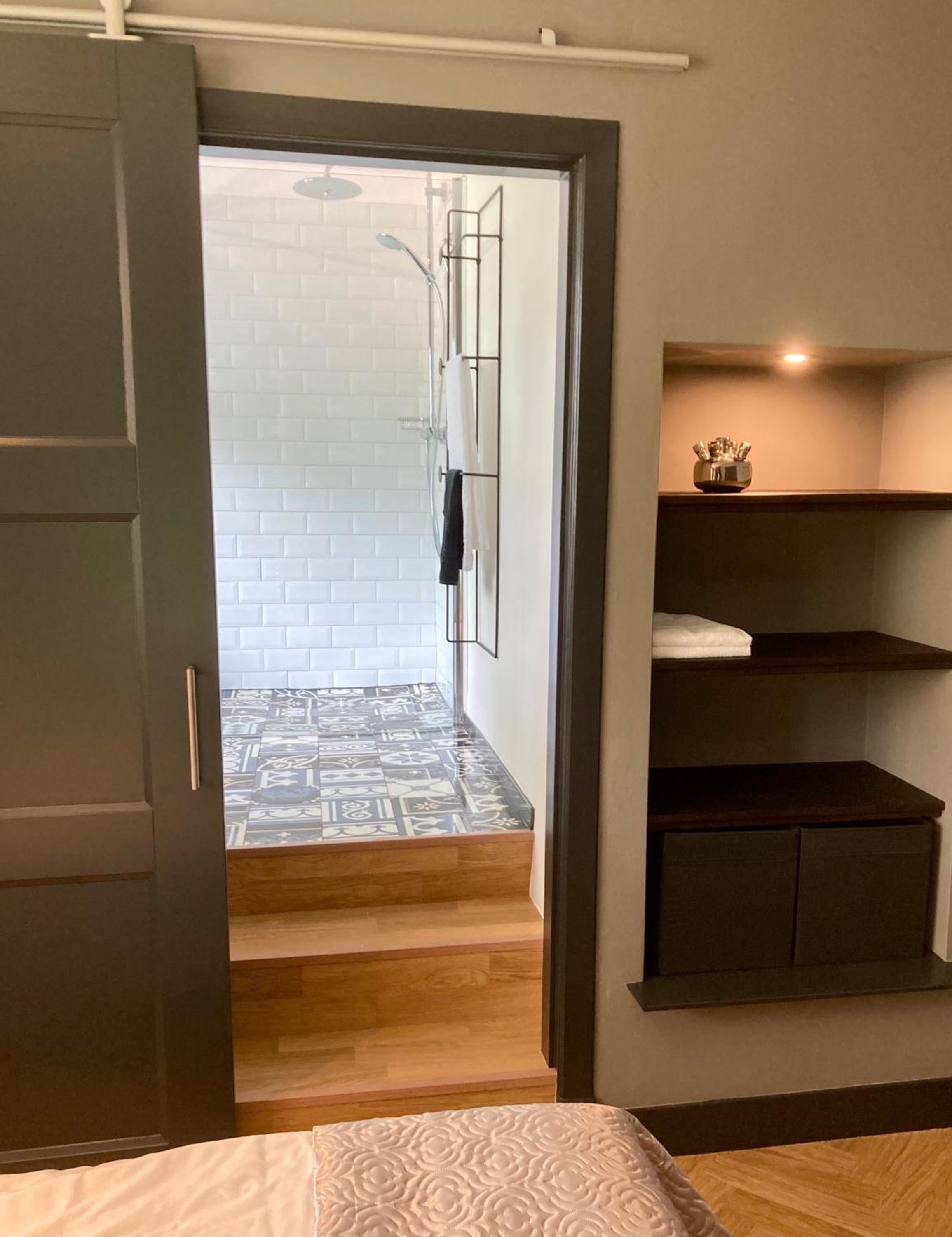 One-Bedroom Apartment - Photo 17