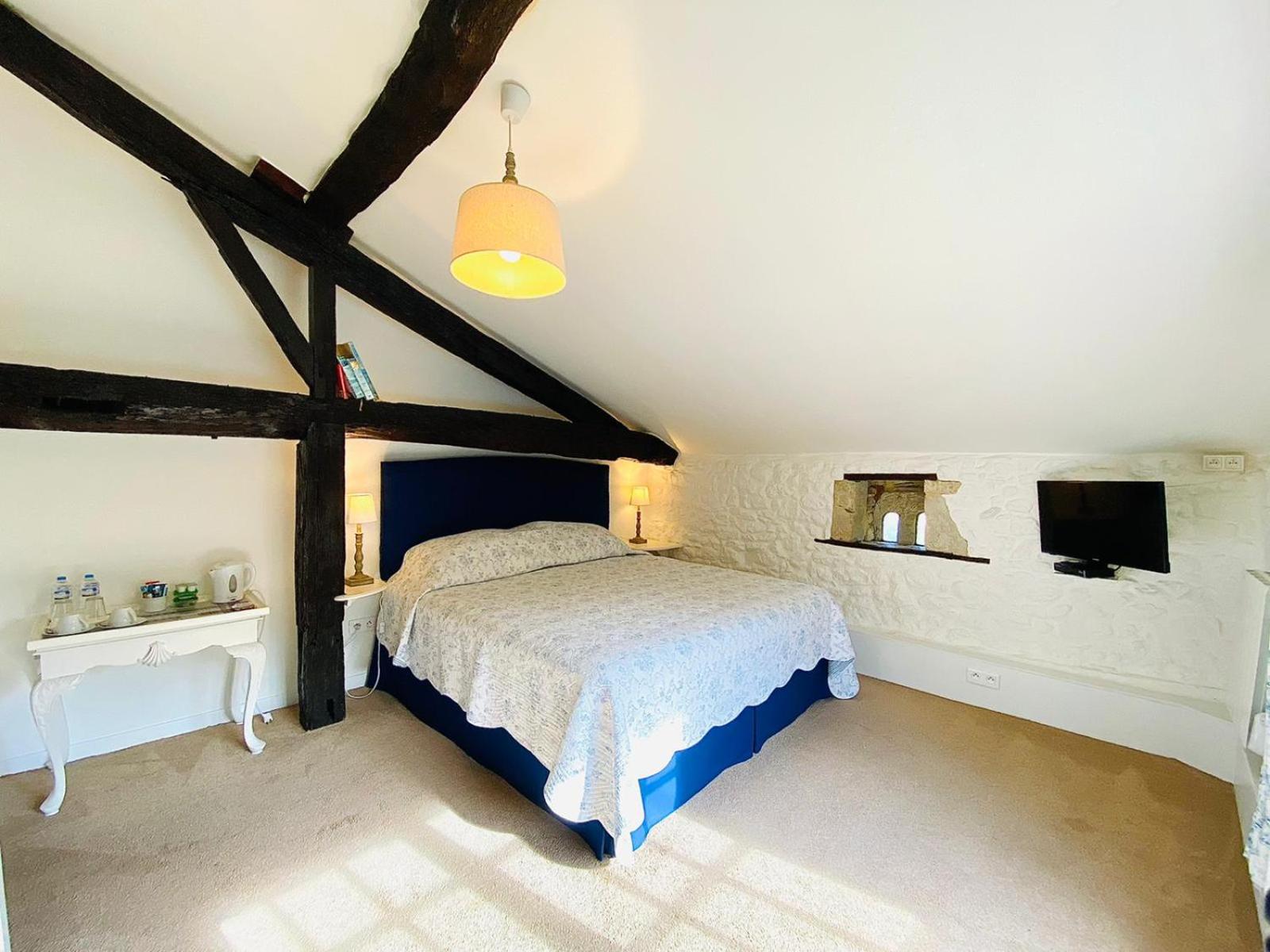 Queen Room with Pool View photo 3