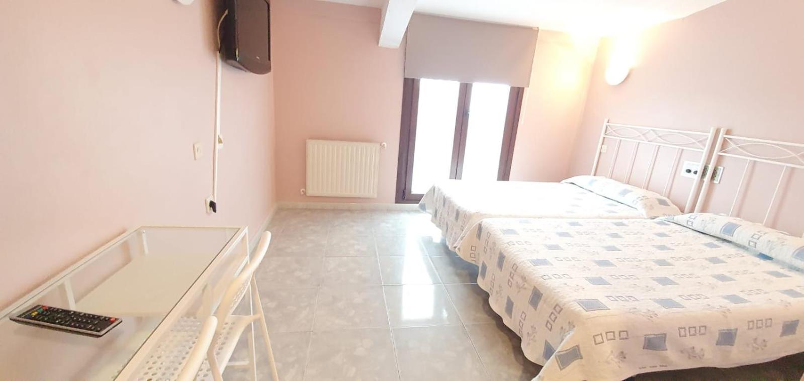 Double or Twin Room photo 2