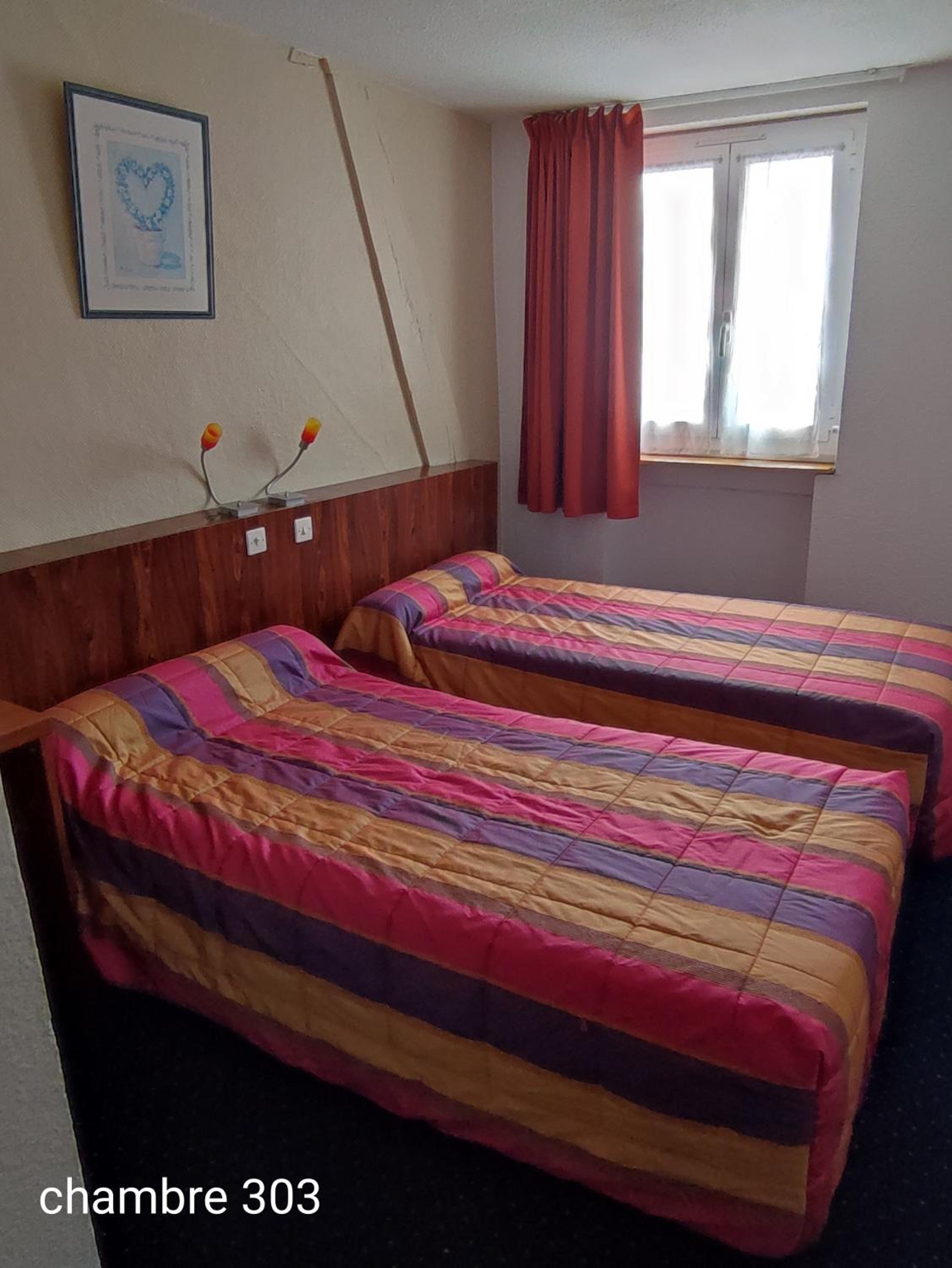 Twin Room - Photo 3