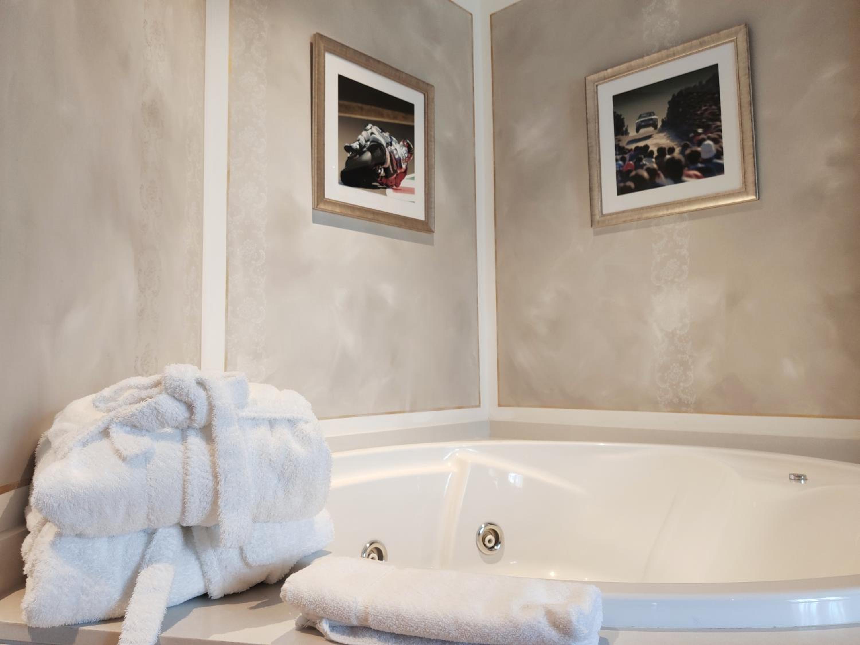 Junior Suite with jacuzzi - Photo 2