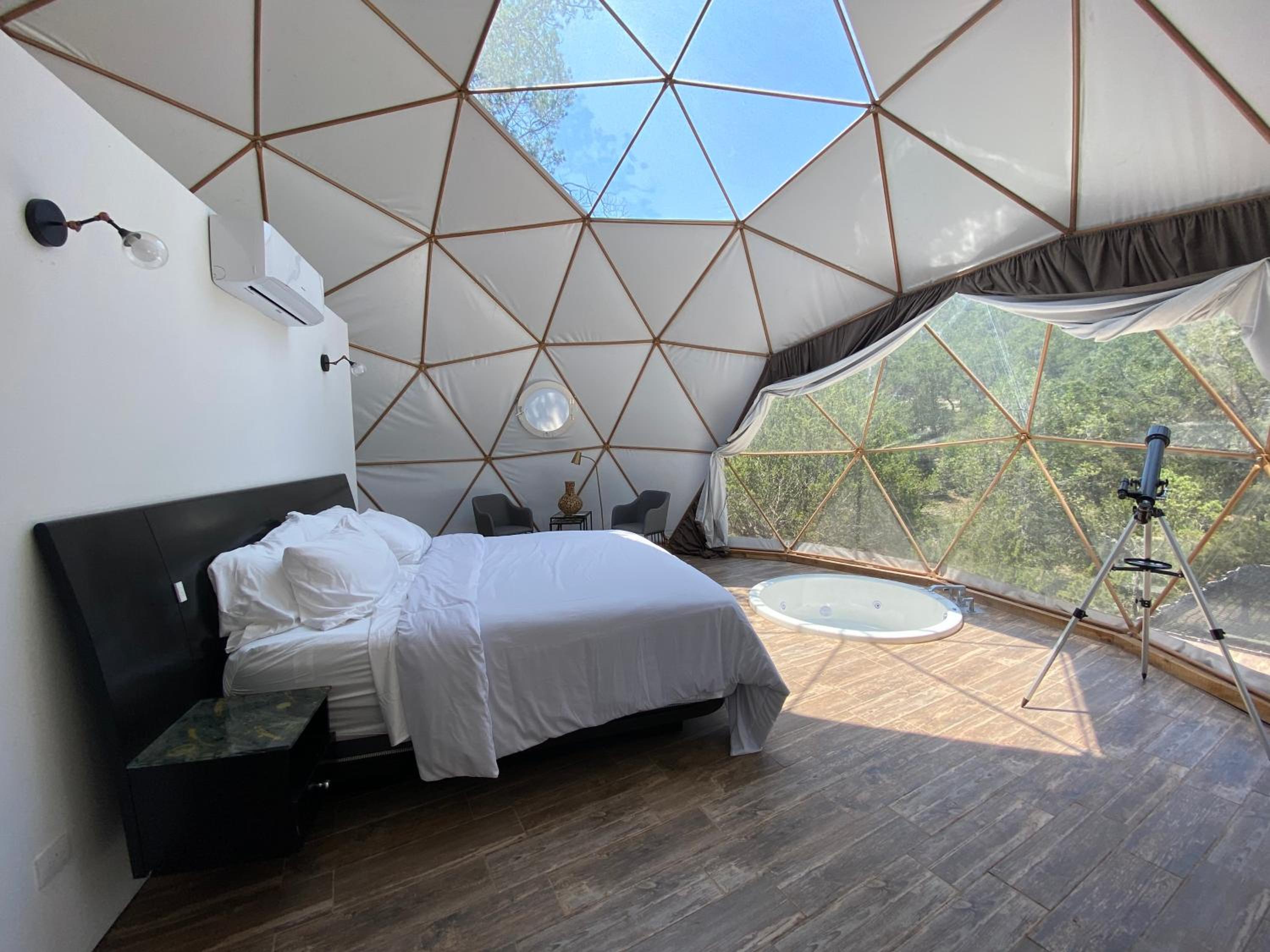 Deluxe Double or Twin Room - Photo 9
