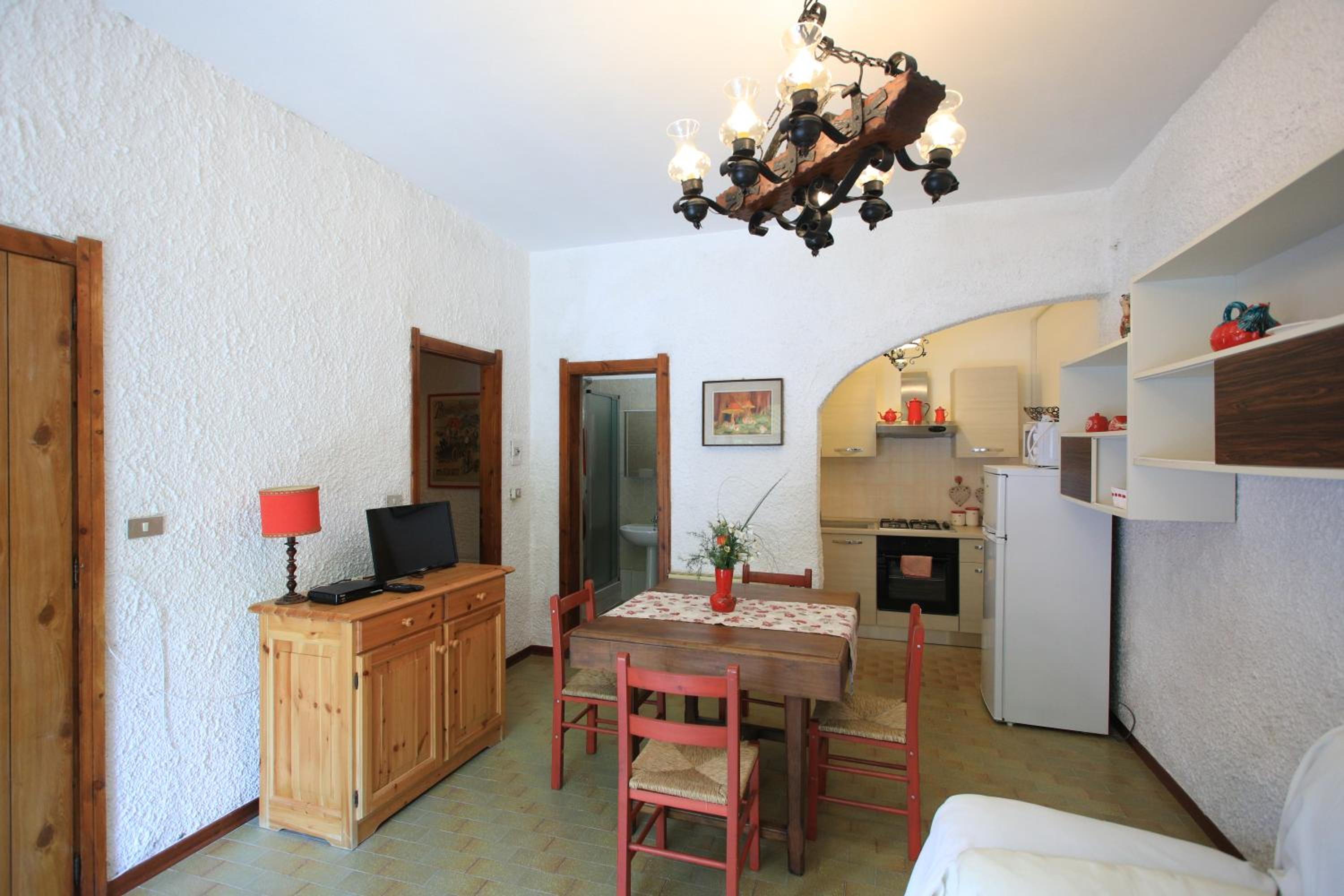Two-Bedroom House - Photo 6