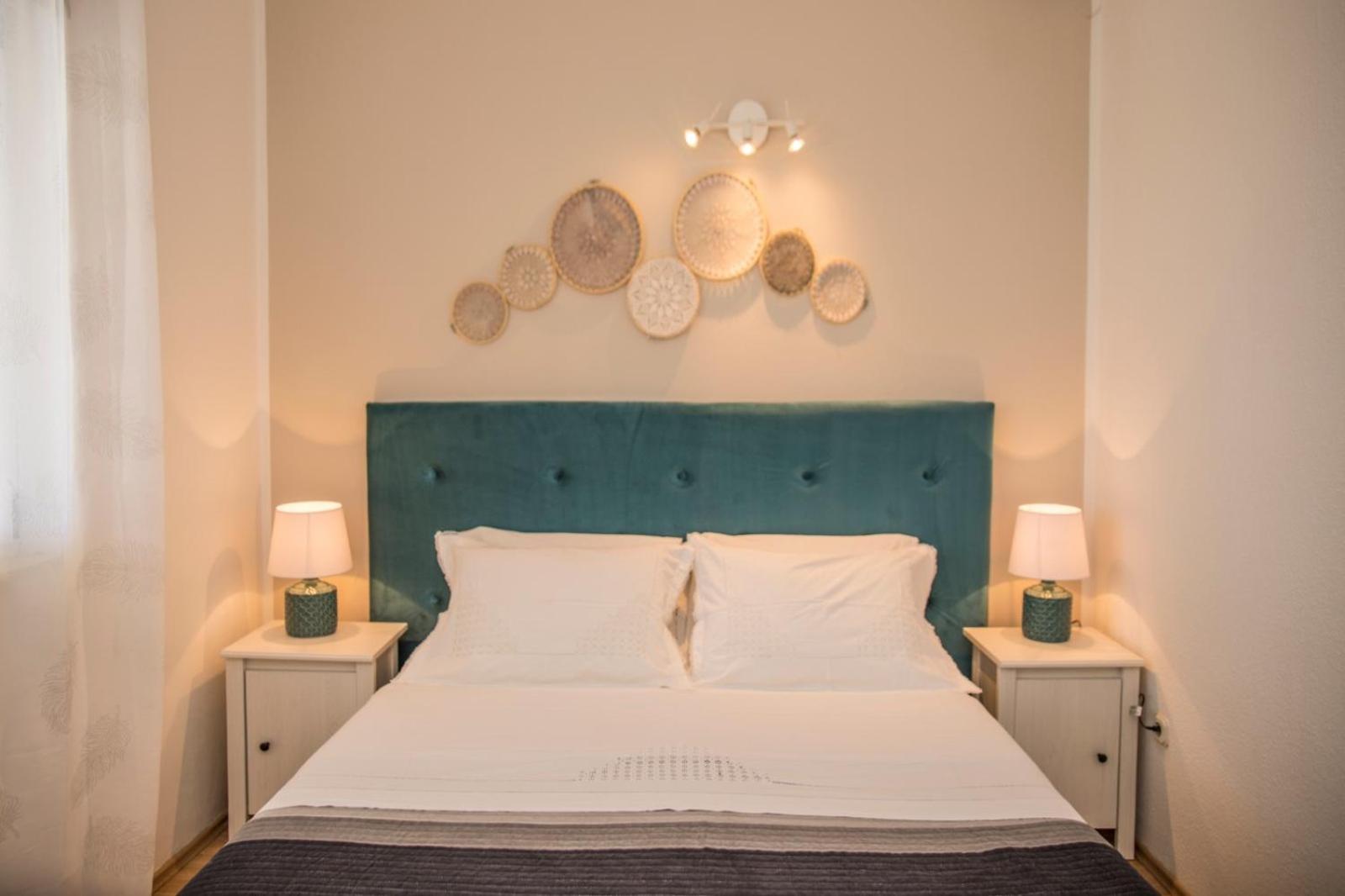 One-Bedroom Apartment with Balcony and Partial Sea View - Photo 3