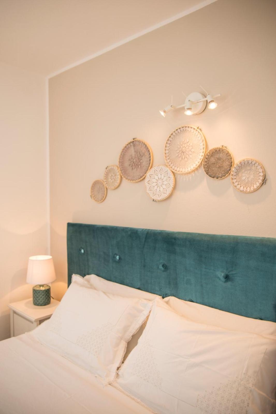 One-Bedroom Apartment with Balcony and Partial Sea View - Photo 4