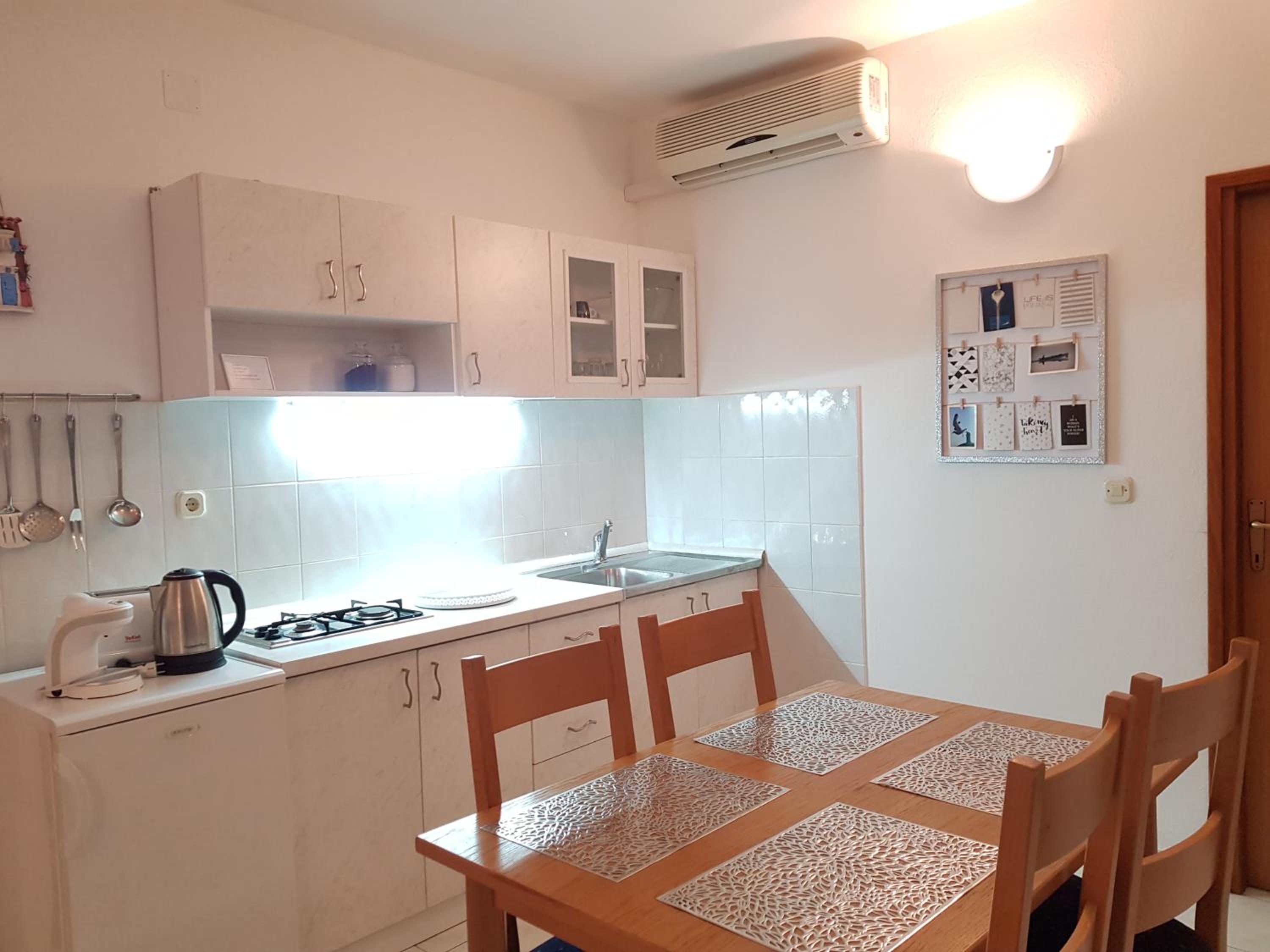One-Bedroom Apartment - Photo 8