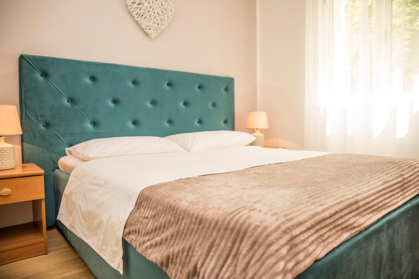 One-Bedroom Apartment - Photo 6