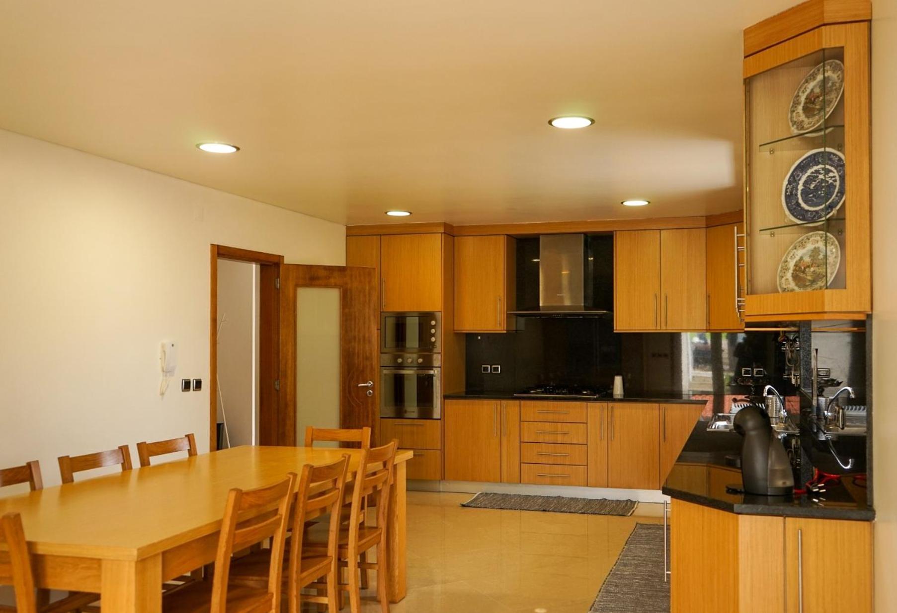 Four-Bedroom House photo 2