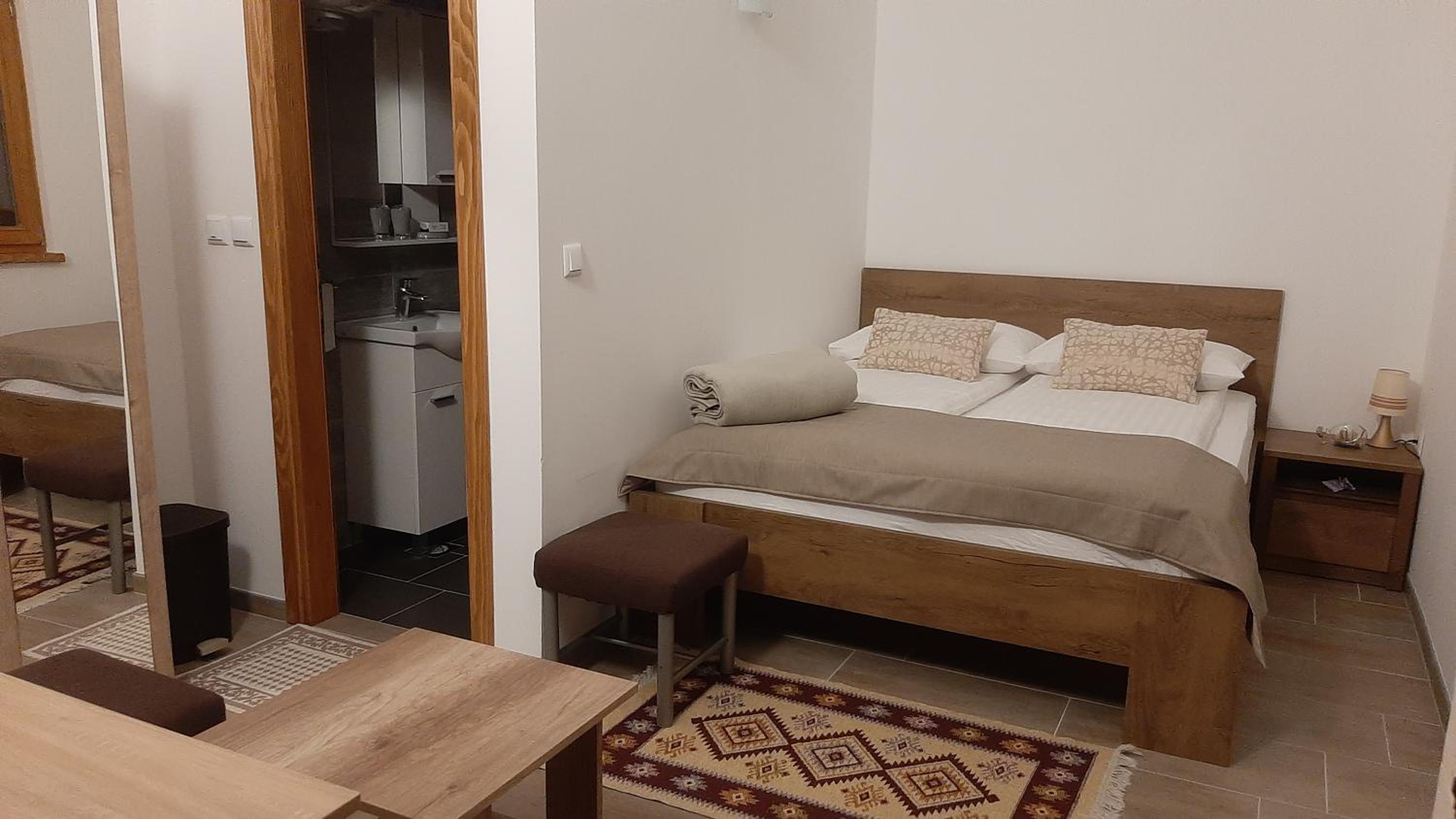 One-Bedroom House photo 1