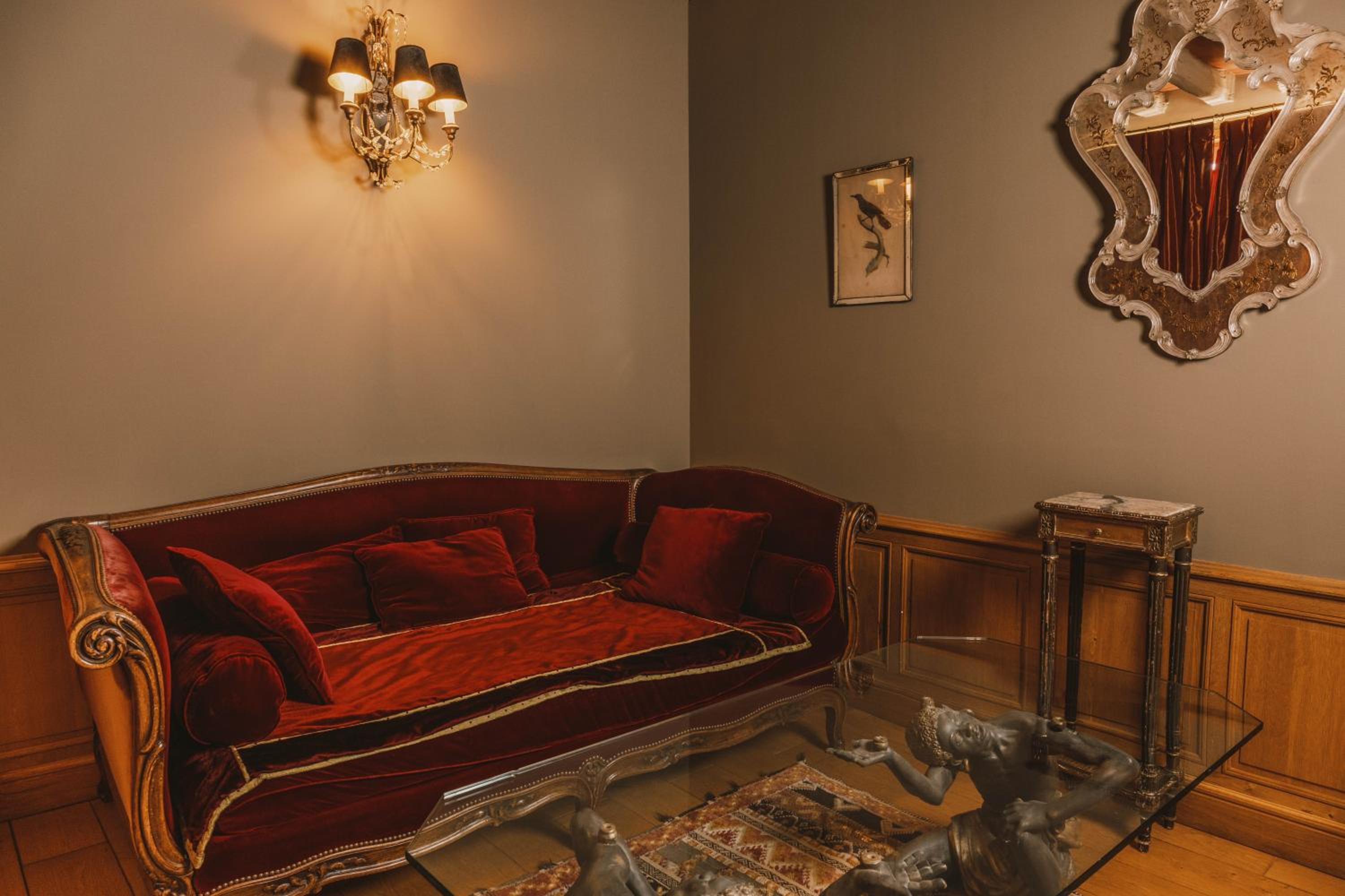 Suite - Photo 7