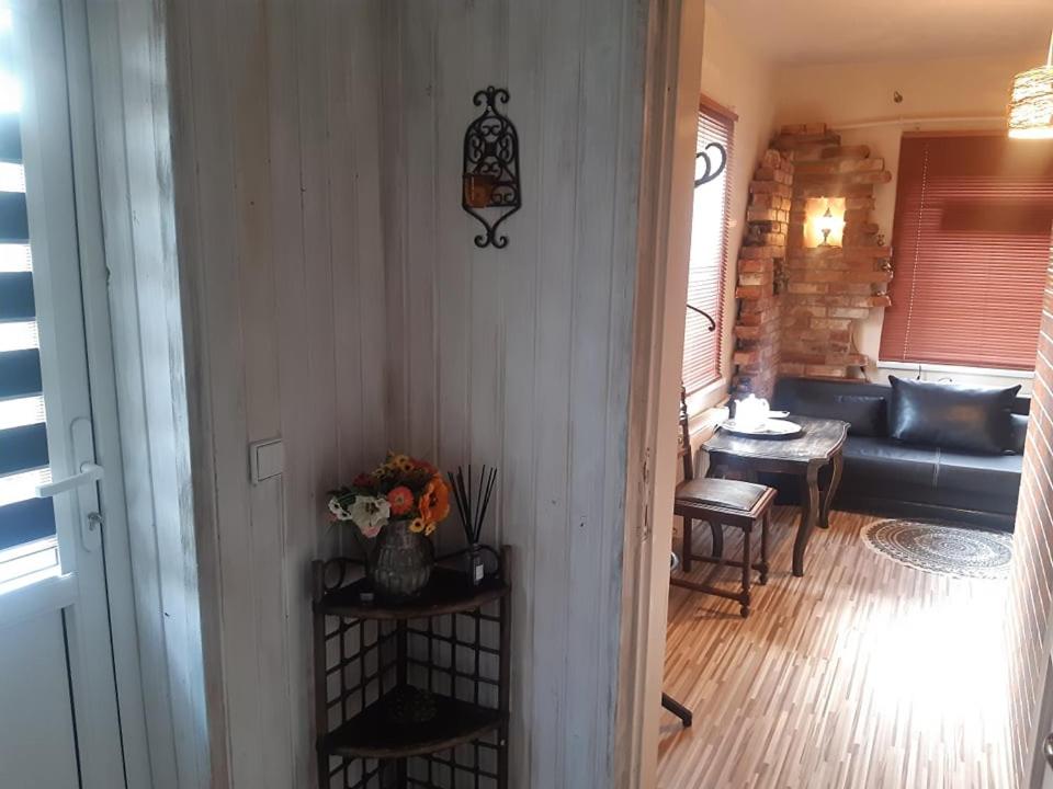 Double Room - Photo 8