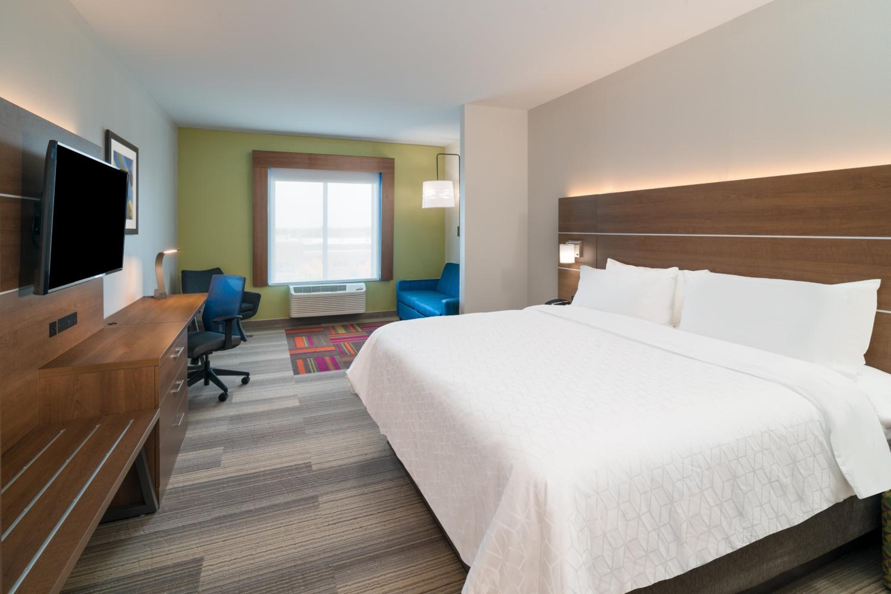 King Suite with Sofa Bed - Photo 5