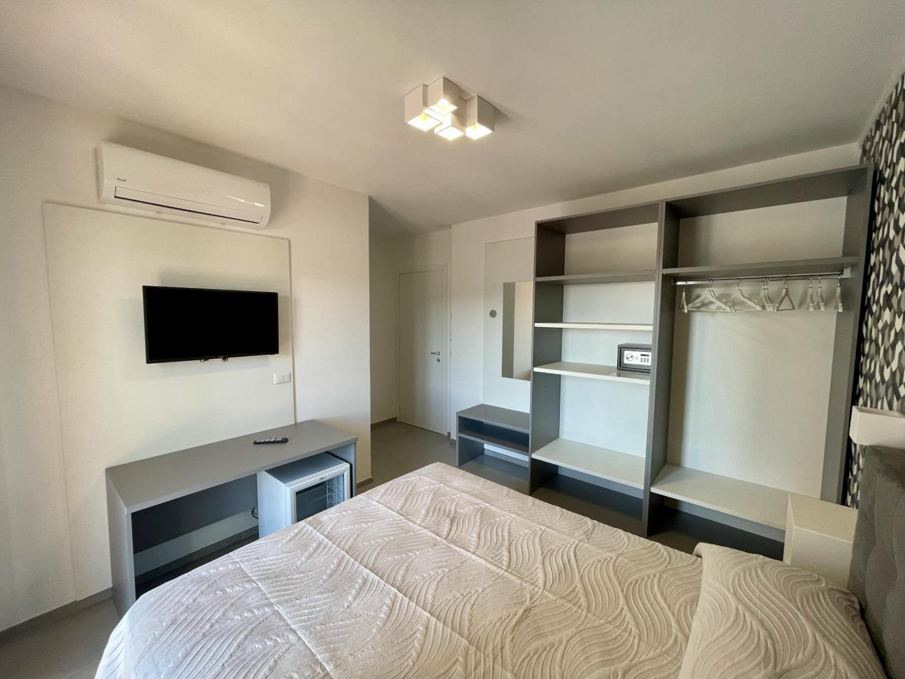 Double Room with Balcony - Photo 1