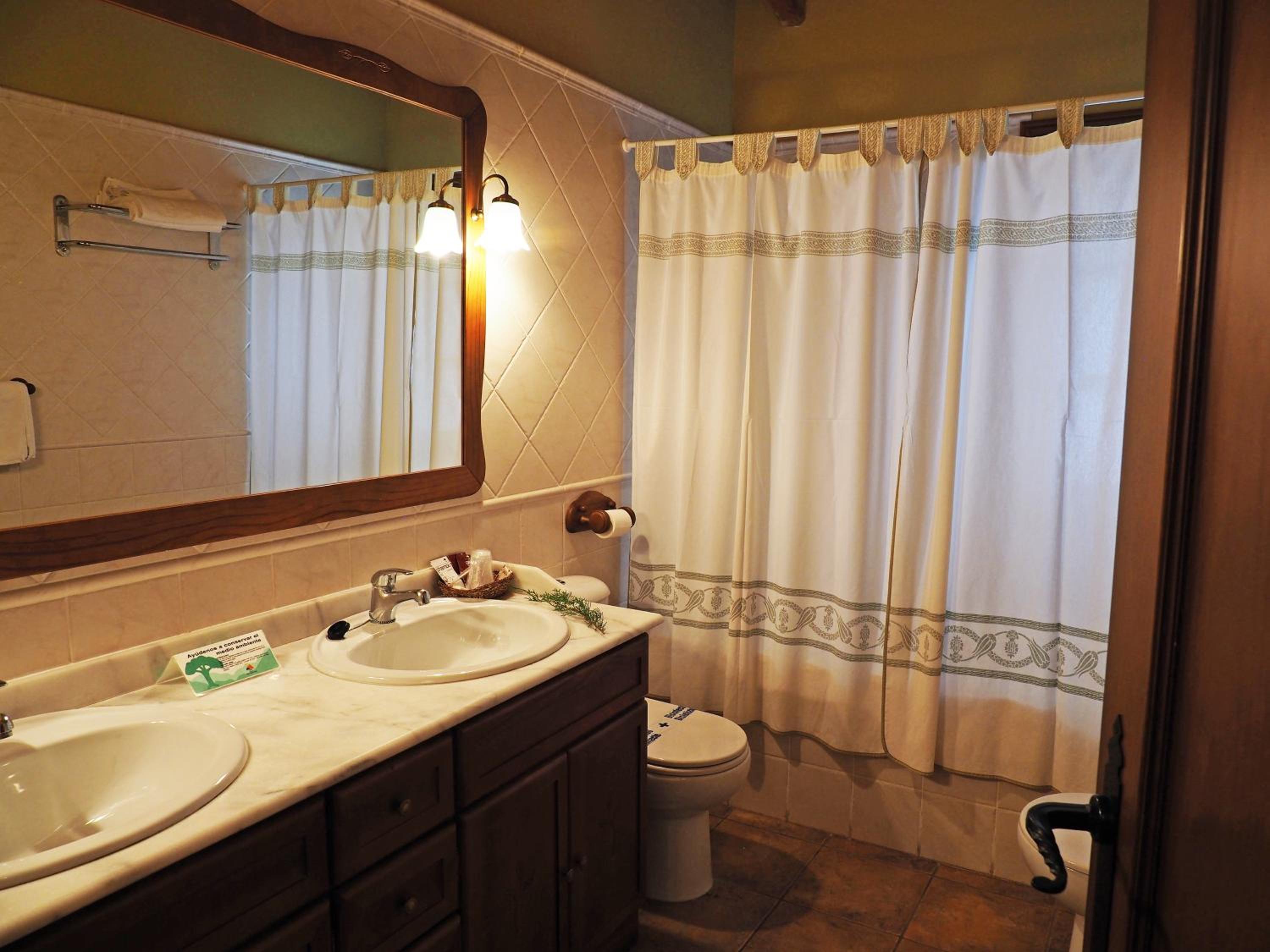 Suite - Photo 7