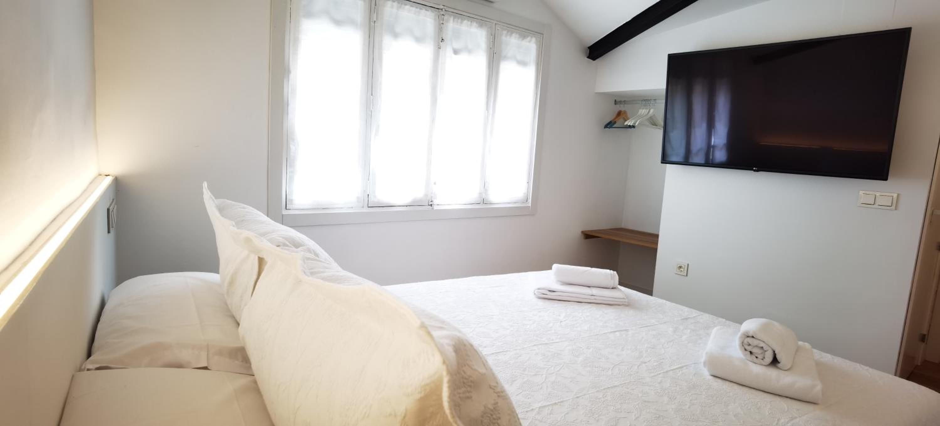 Double Room with Pool View photo 3