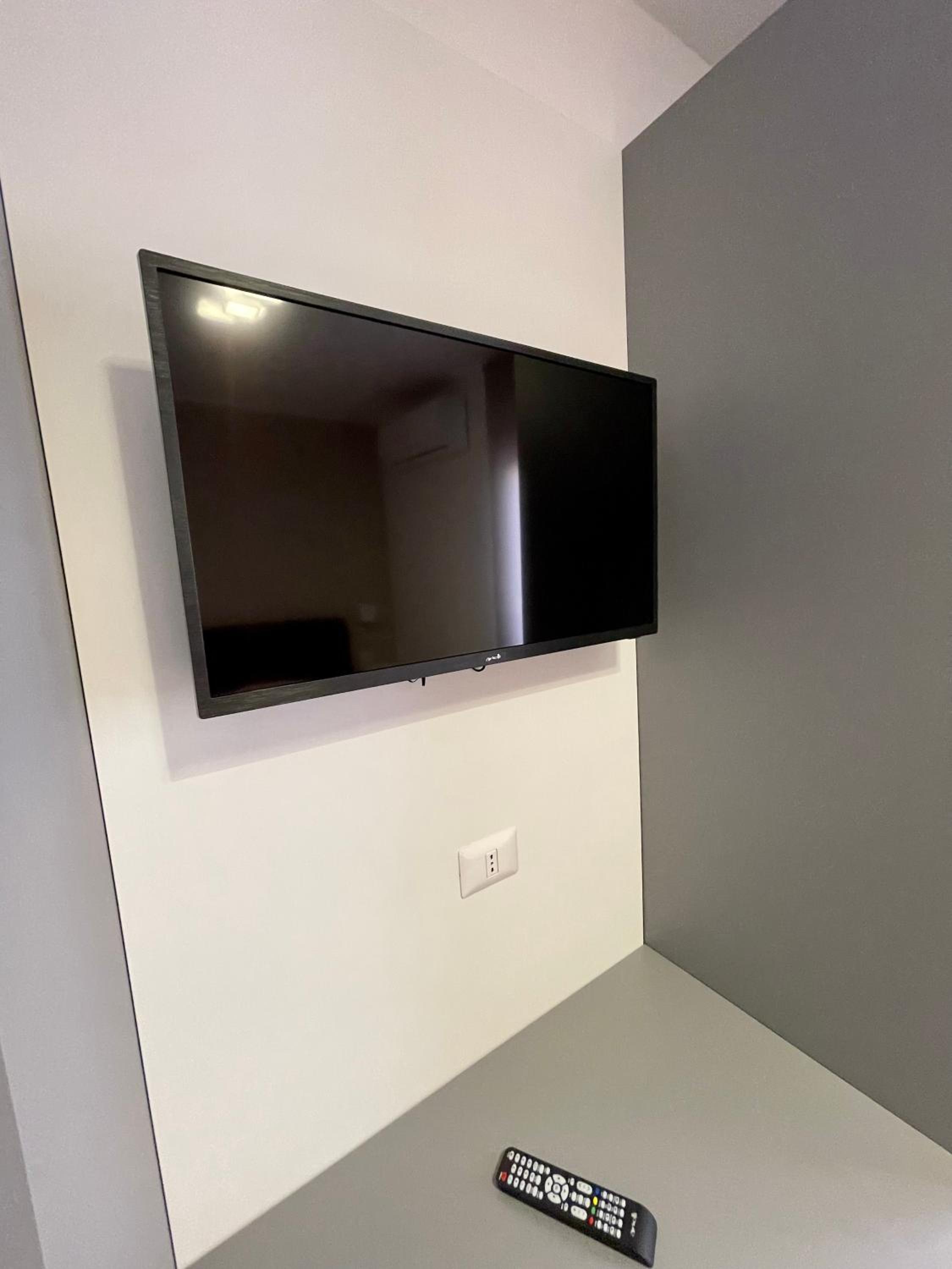 Large Double Room - Photo 3