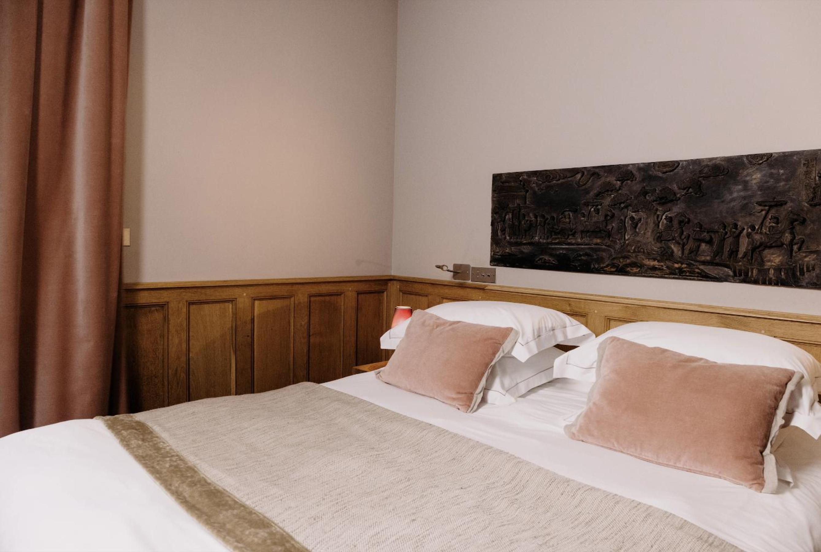 Comfort Room with Terrace - Photo 2