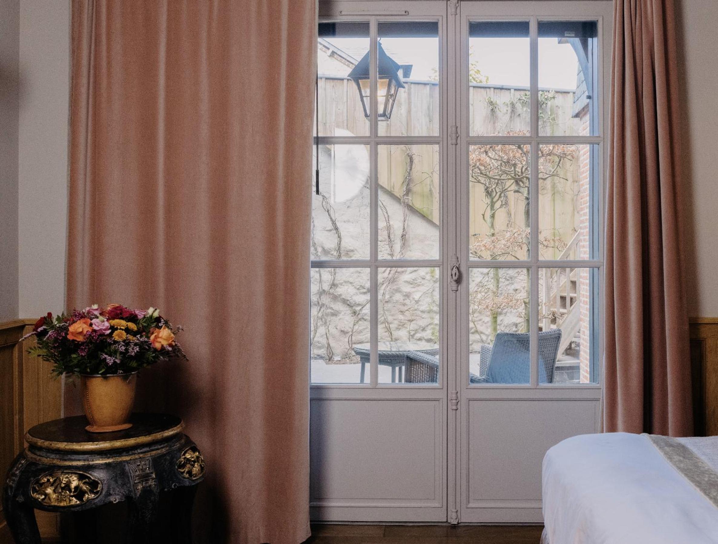 Comfort Room with Terrace - Photo 3