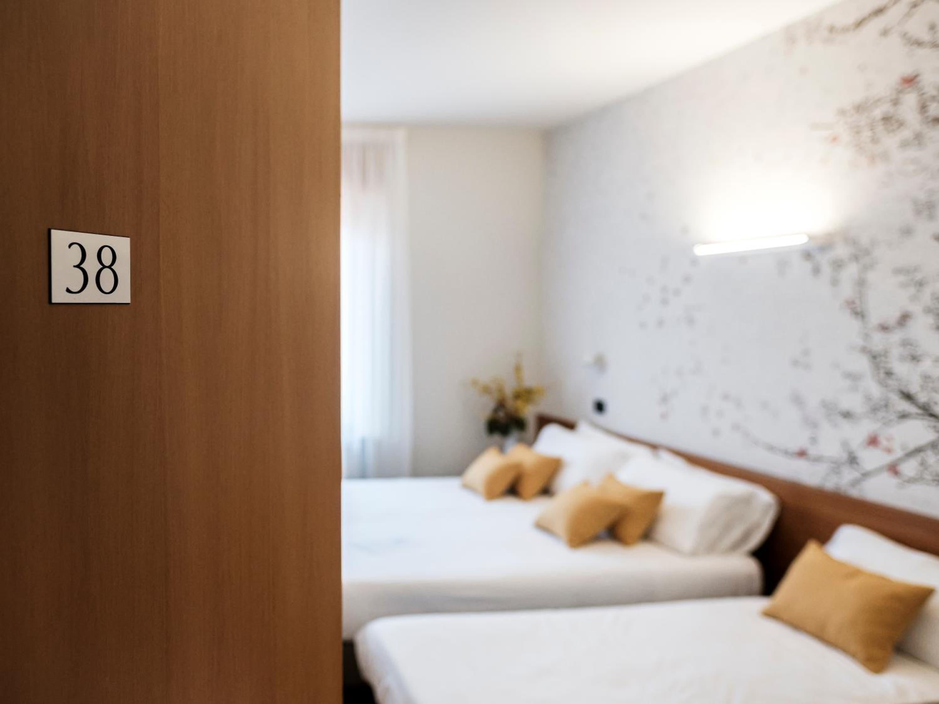 Classic Quadruple Room photo 2