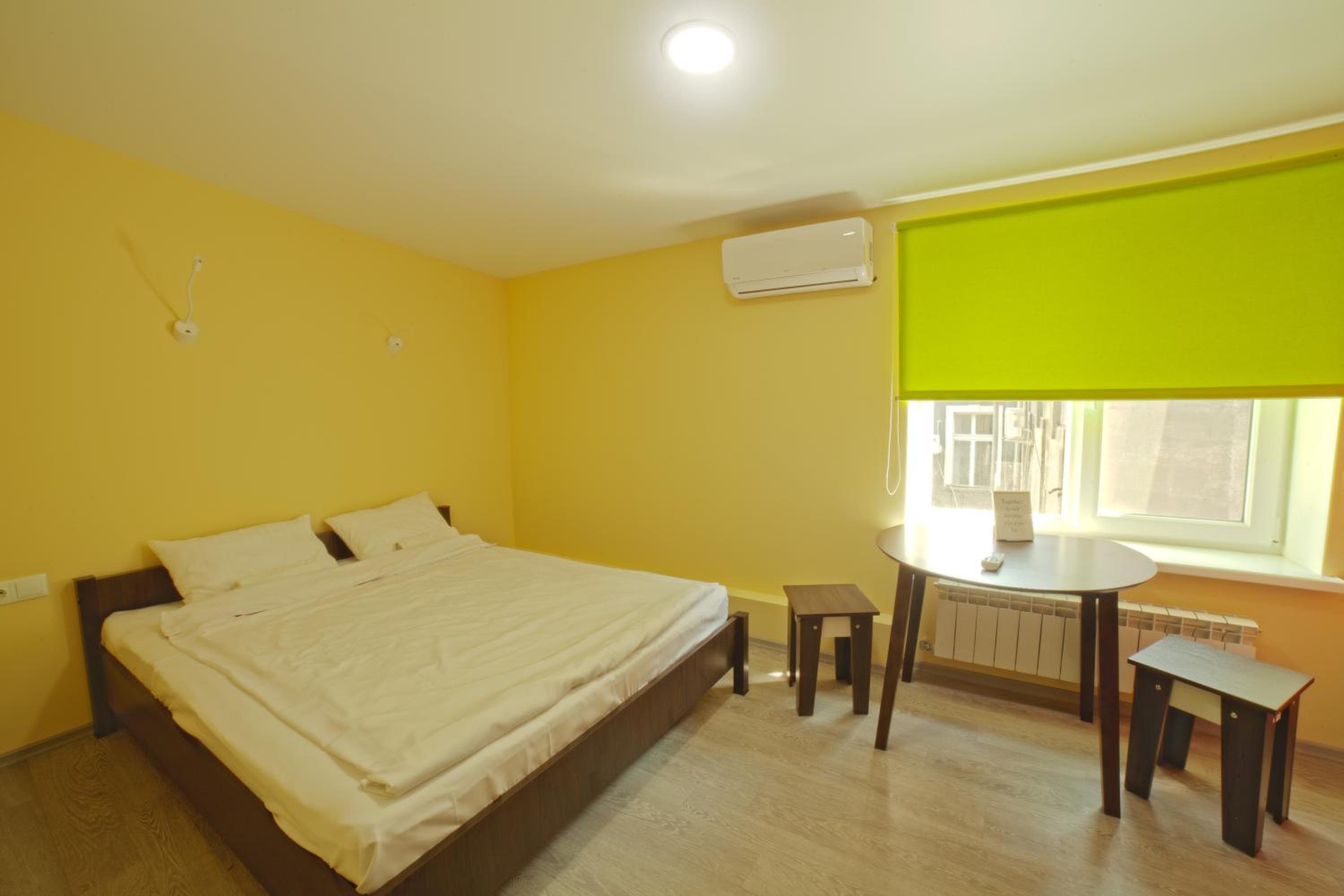 Double Room with Shared Bathroom photo 2