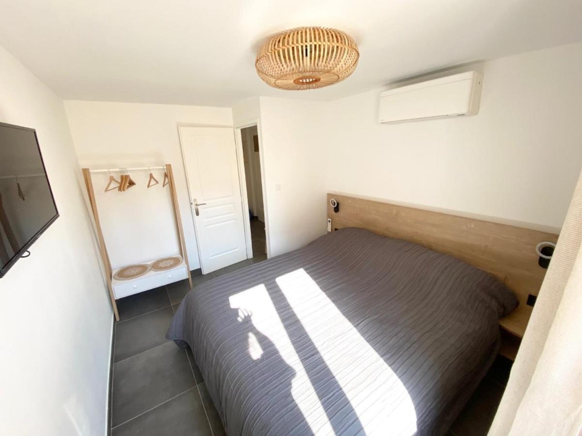 Apartment with Terrace photo 3