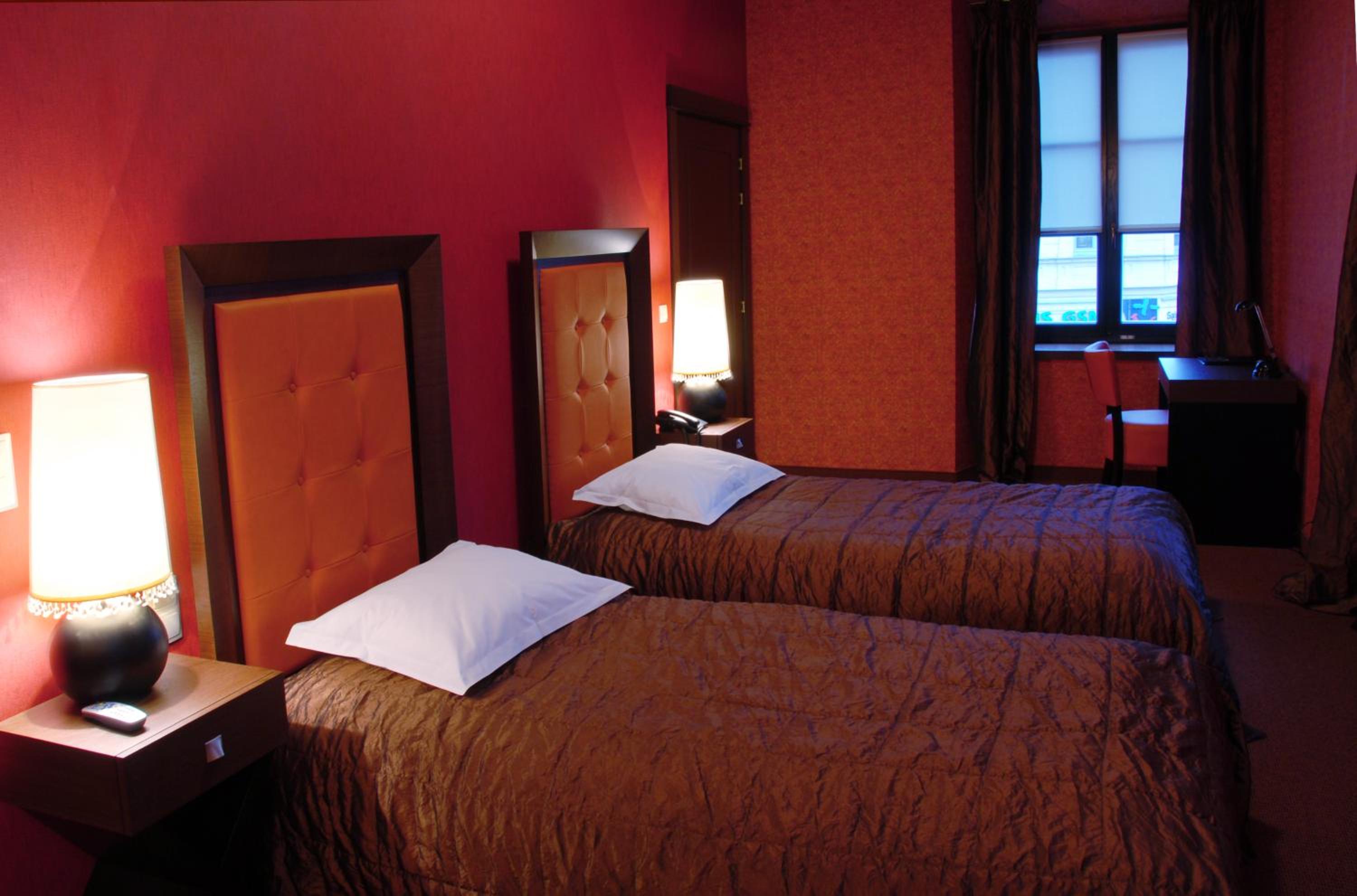 Twin Room - Photo 6